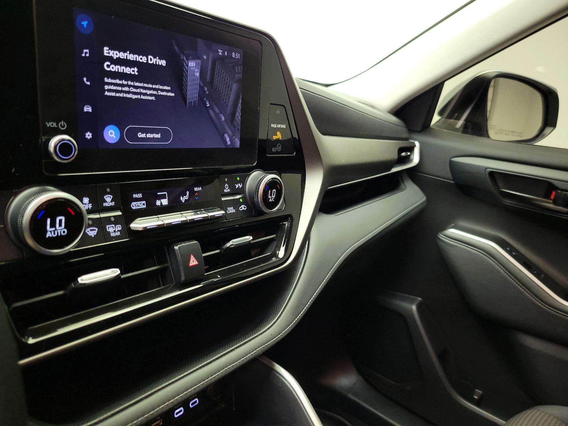 Thumbnail: 2023 Toyota Highlander - 16