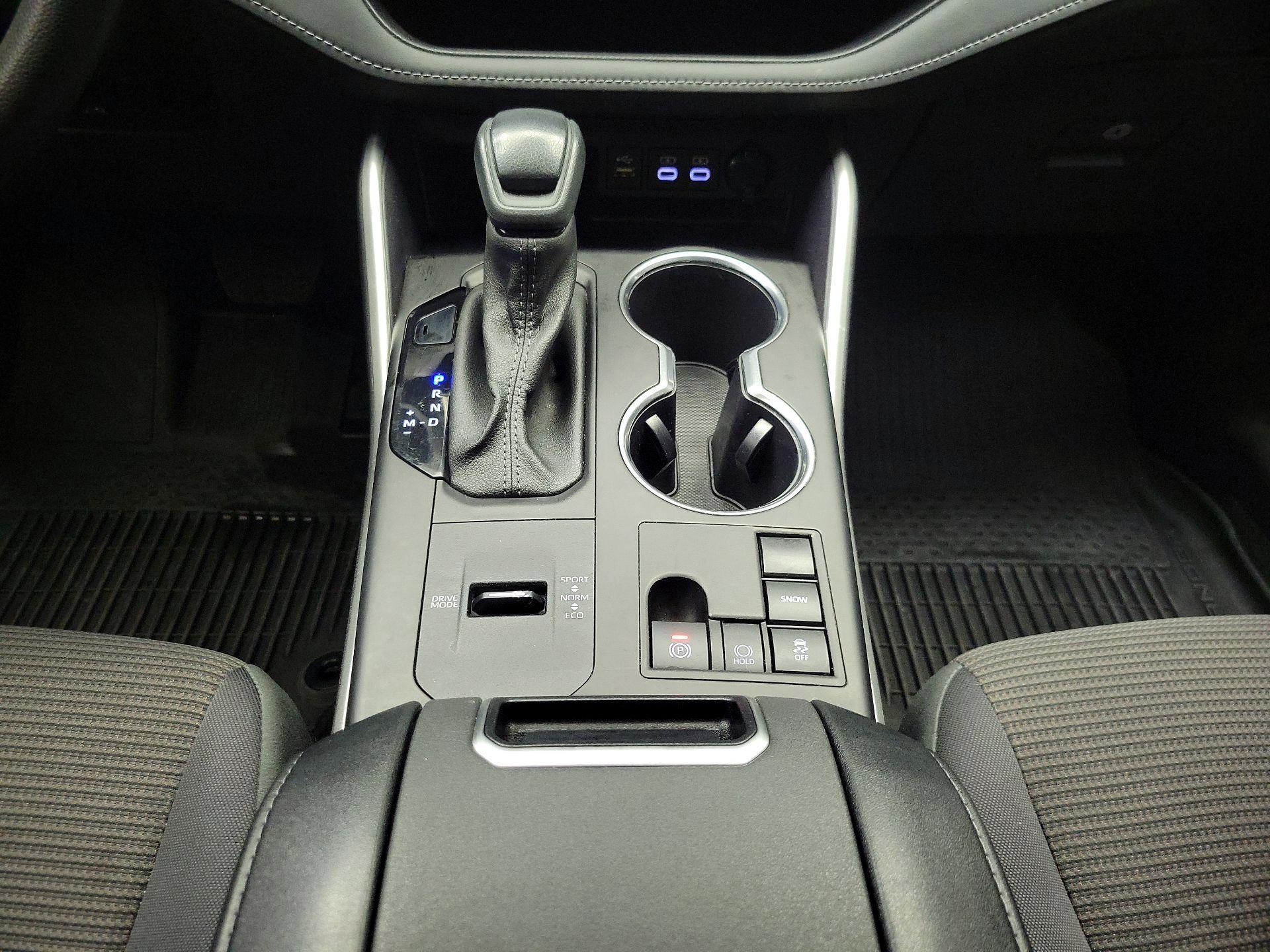 Thumbnail: 2023 Toyota Highlander - 17