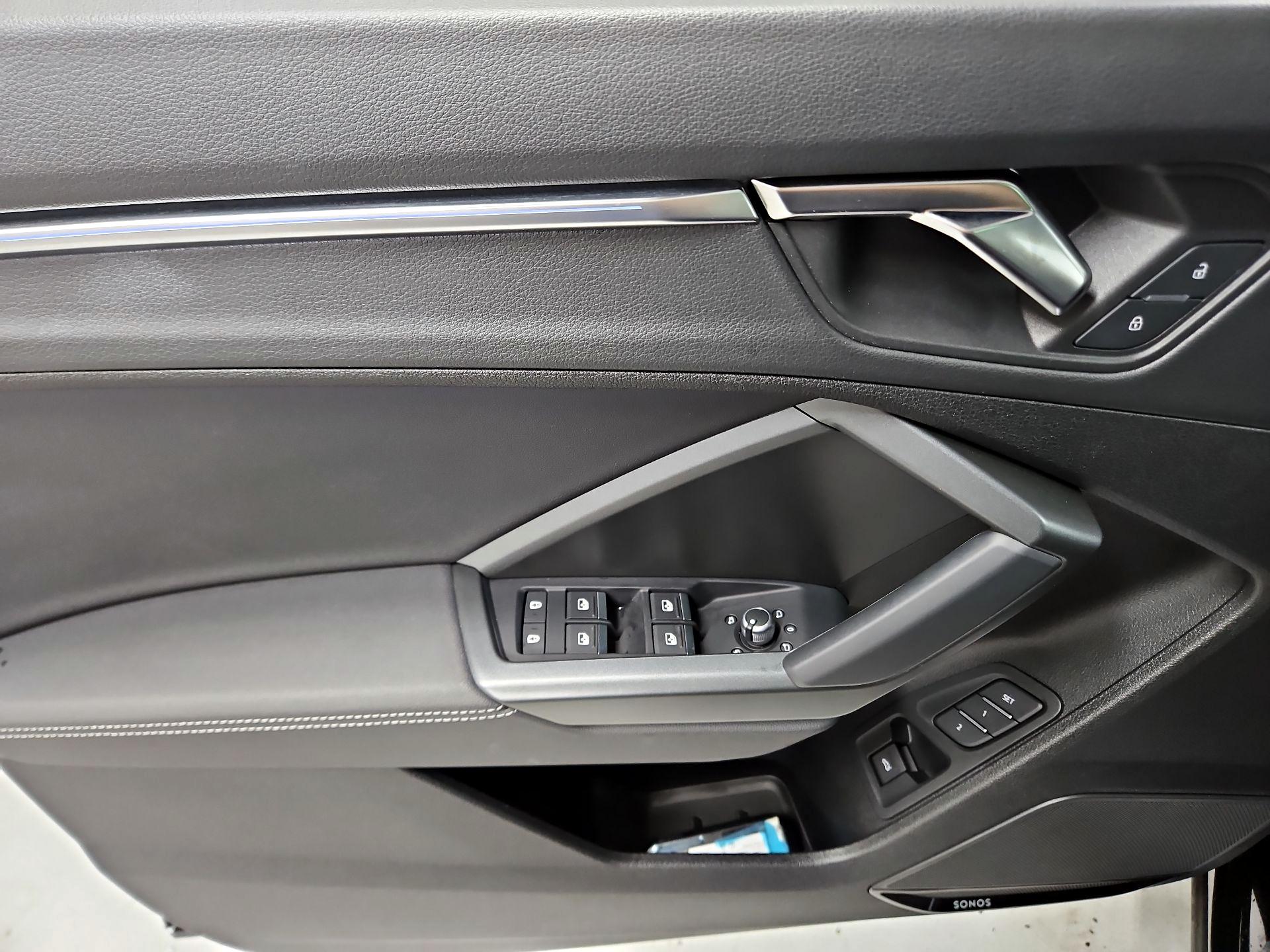 Thumbnail: 2023 Audi Q3 - 12