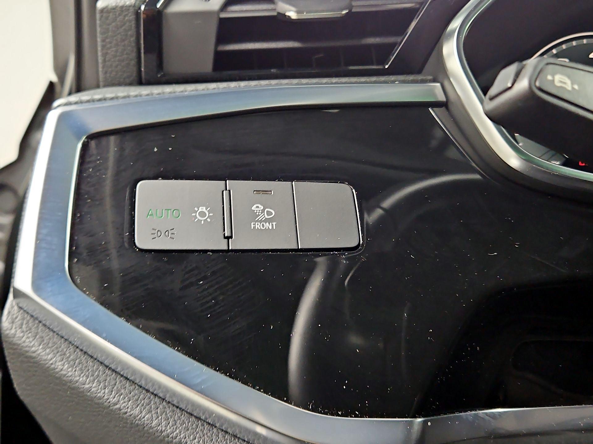 Thumbnail: 2023 Audi Q3 - 13