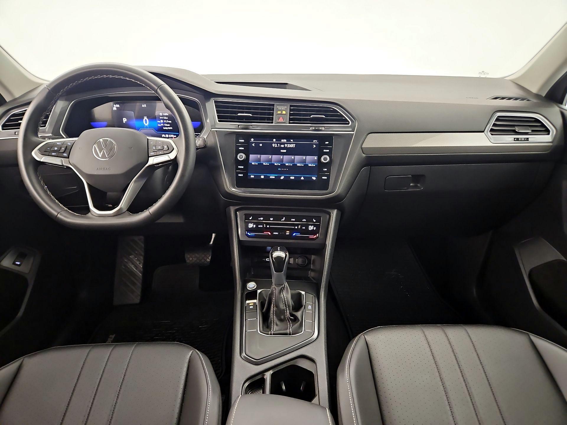 Thumbnail: 2023 Volkswagen Tiguan - 9