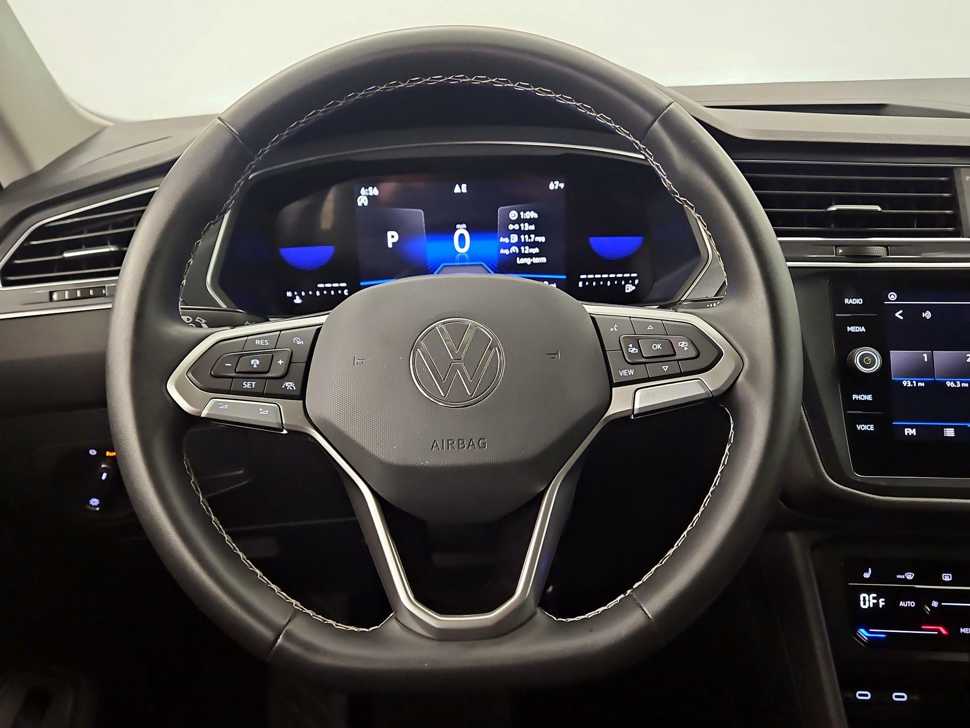 Thumbnail: 2023 Volkswagen Tiguan - 10