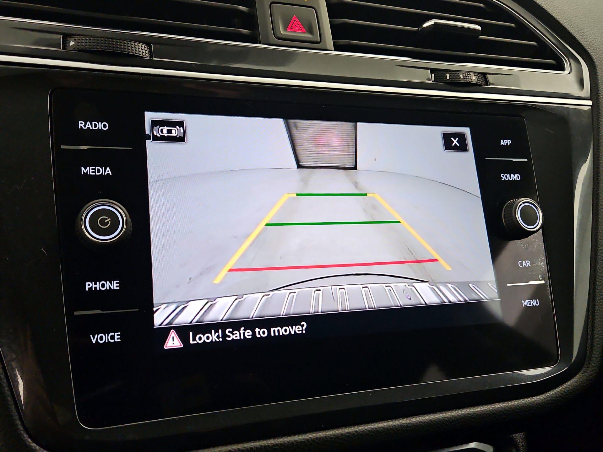 Thumbnail: 2023 Volkswagen Tiguan - 14