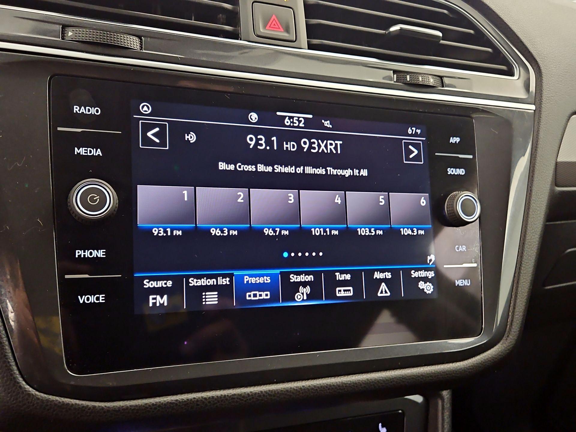 Thumbnail: 2023 Volkswagen Tiguan - 15