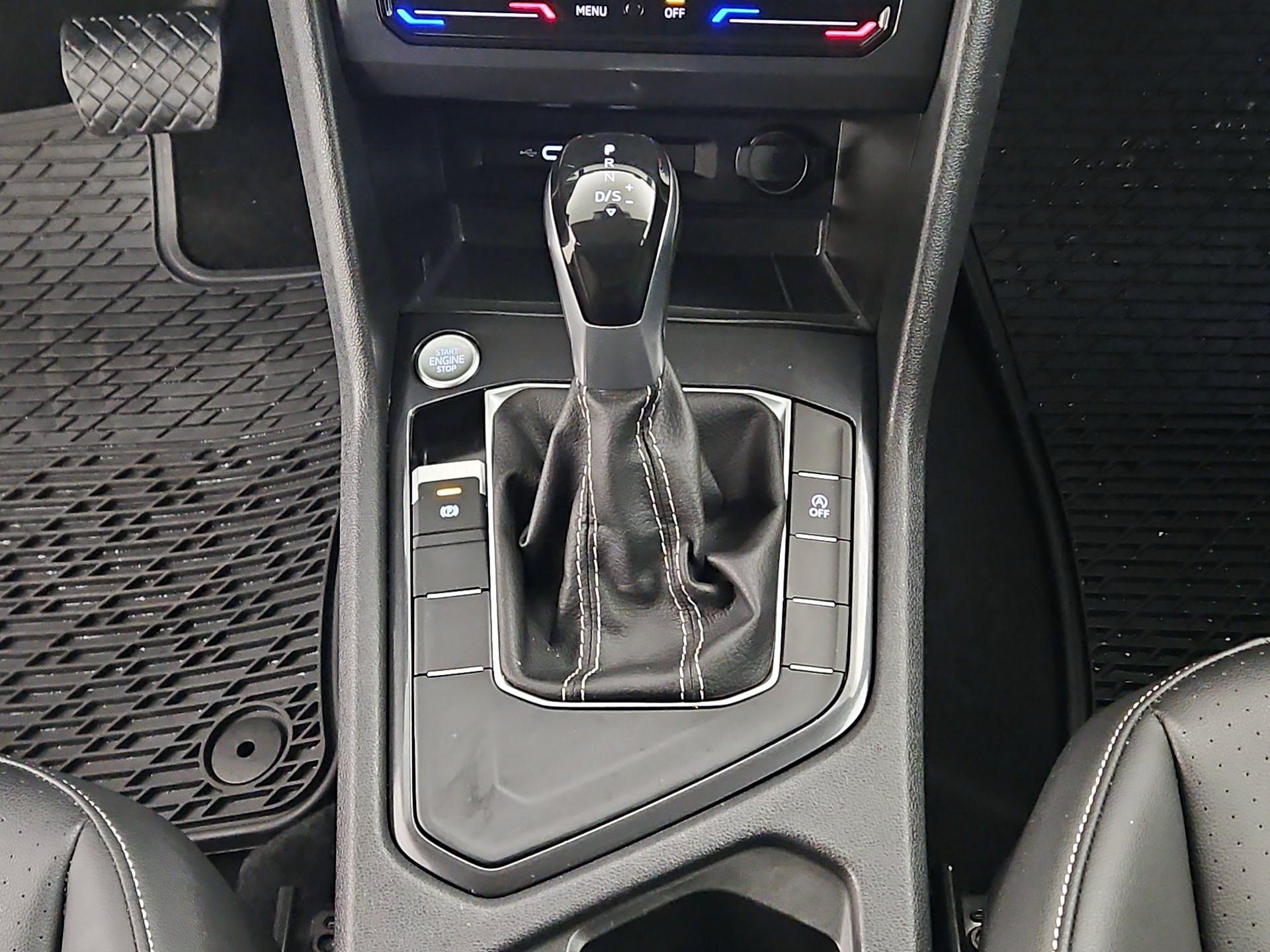 Thumbnail: 2023 Volkswagen Tiguan - 17