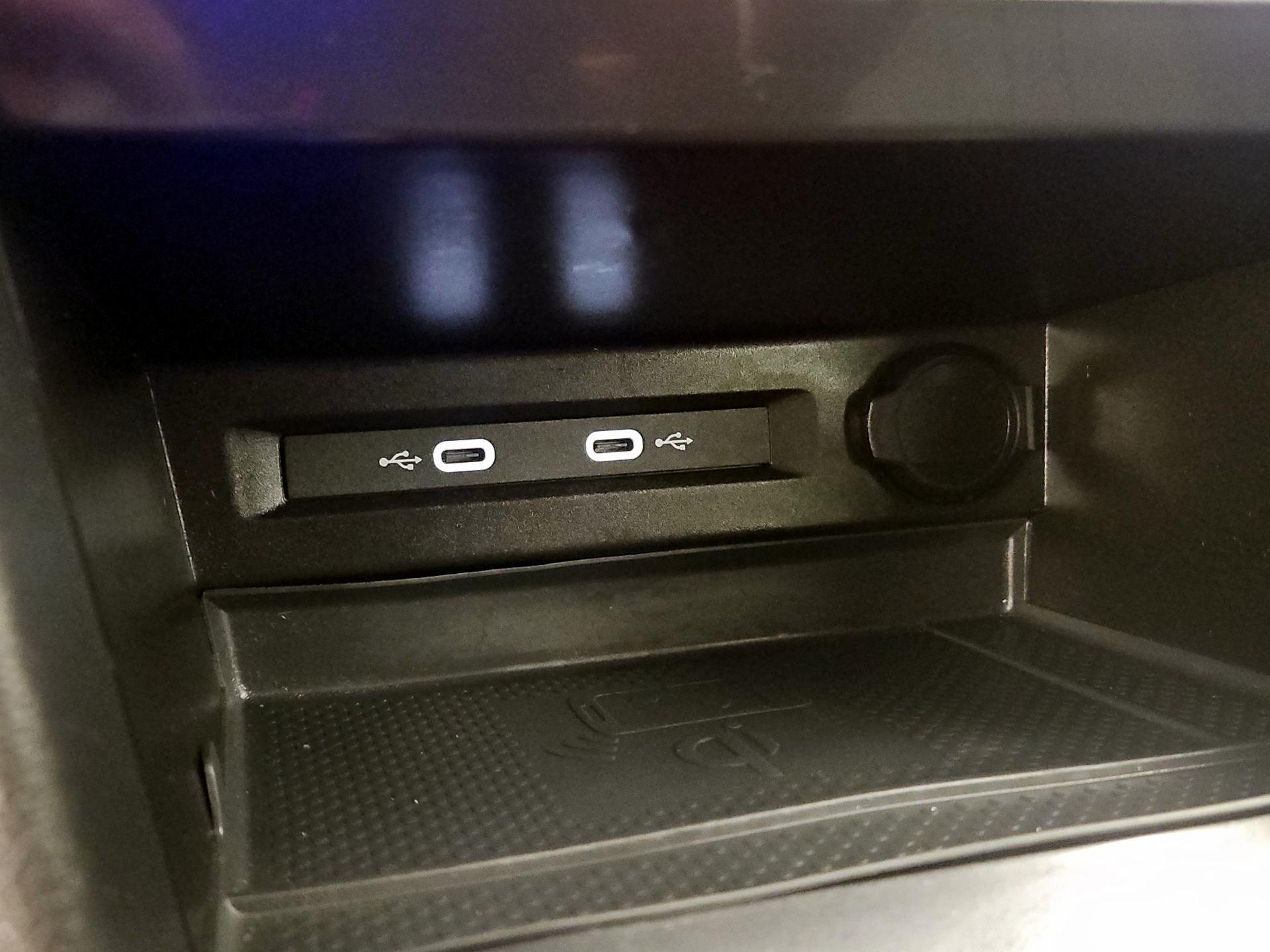 Thumbnail: 2023 Volkswagen Tiguan - 18