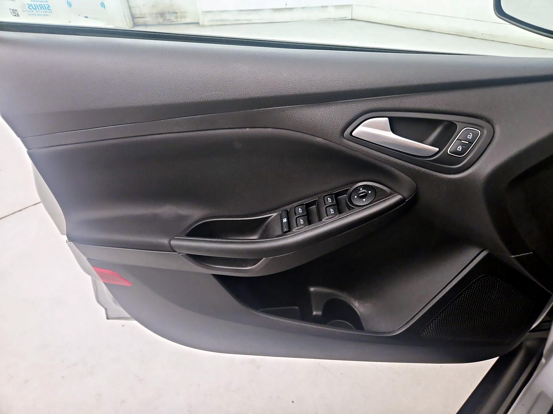 Thumbnail: 2017 Ford Focus - 12