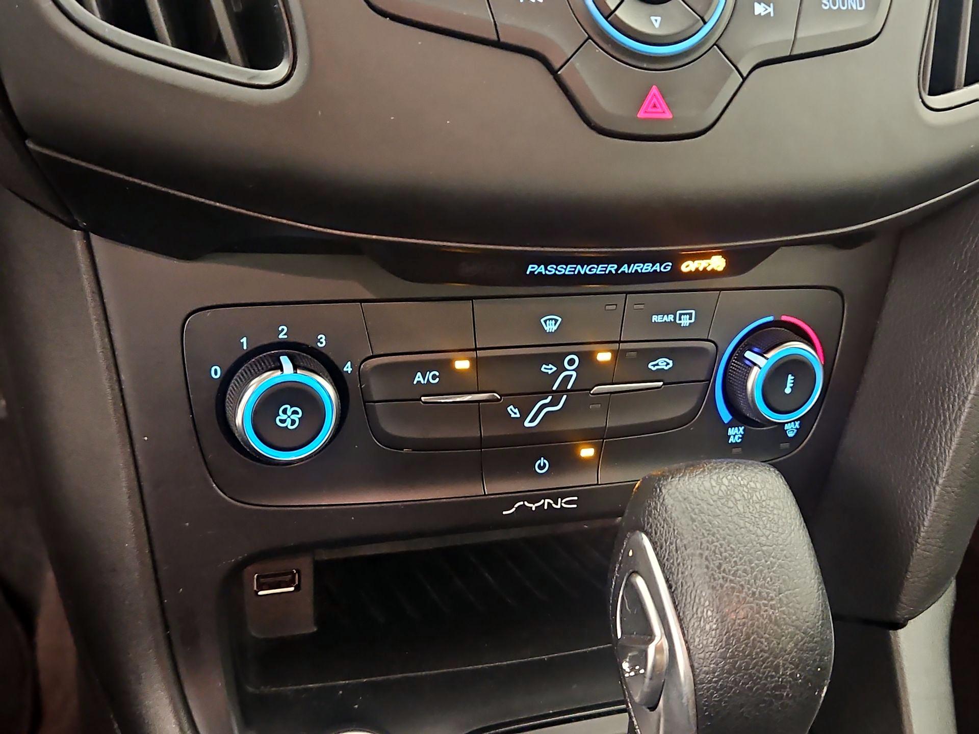 Thumbnail: 2017 Ford Focus - 16