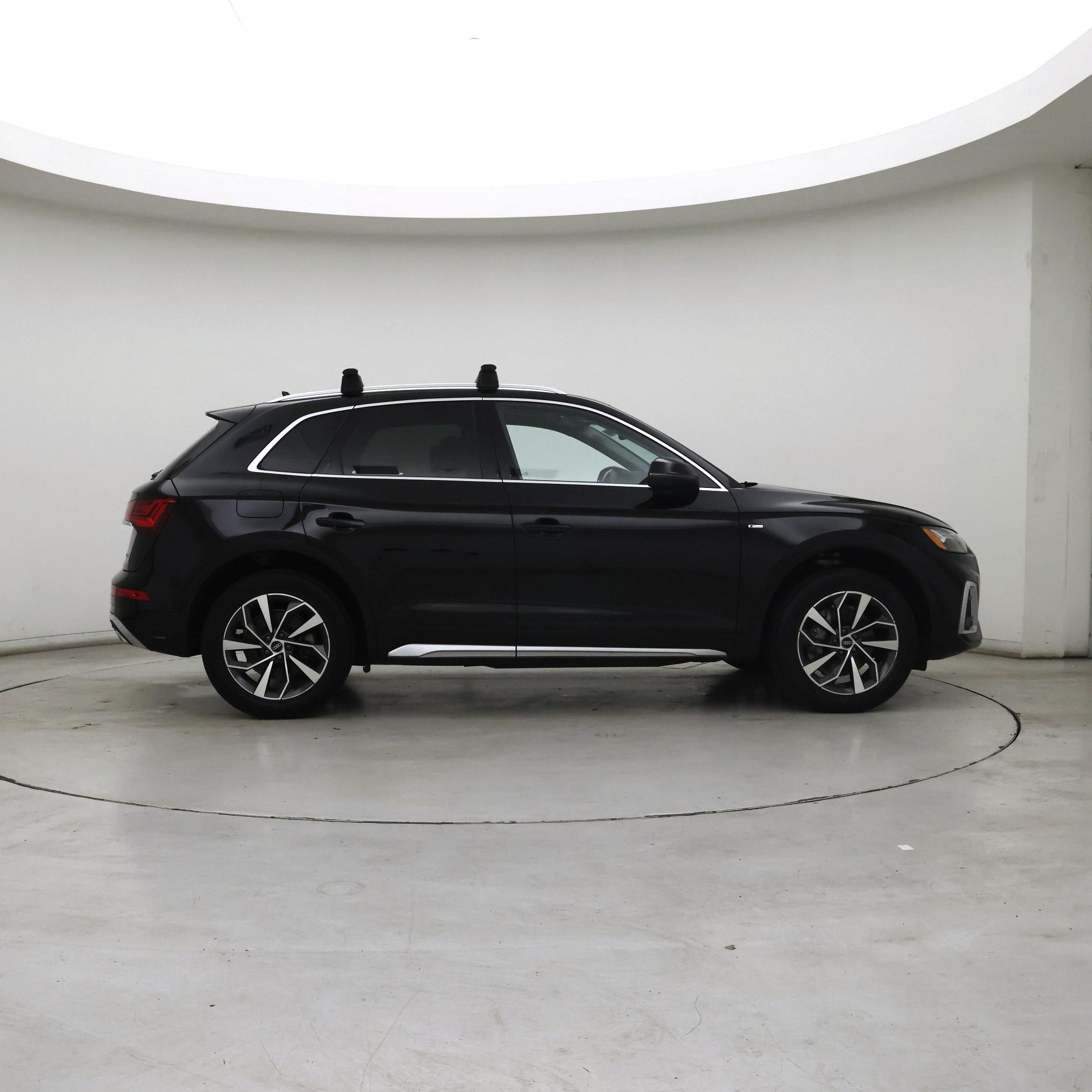 Thumbnail: 2023 Audi Q5 - 7
