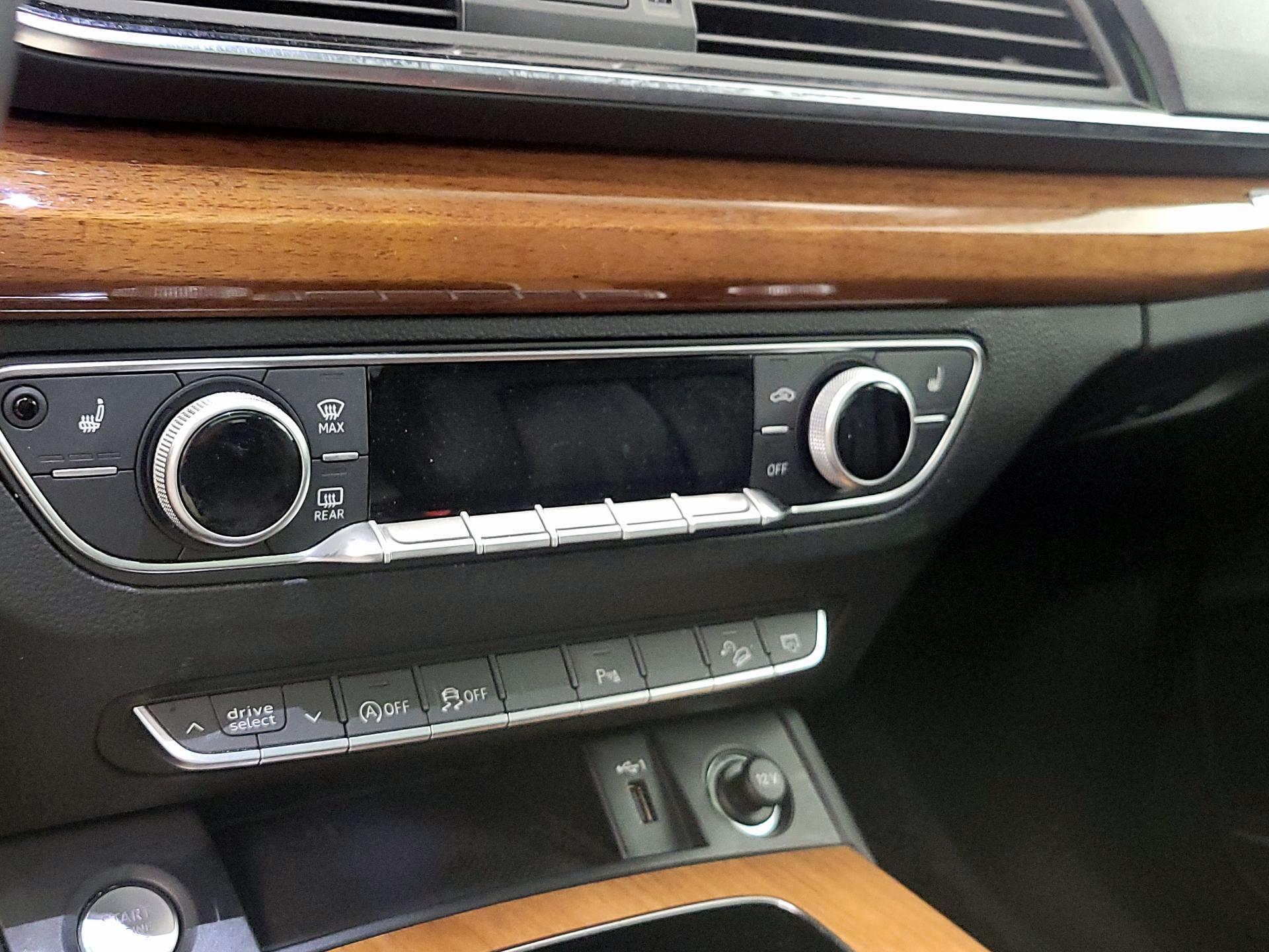 Thumbnail: 2022 Audi Q5 - 16