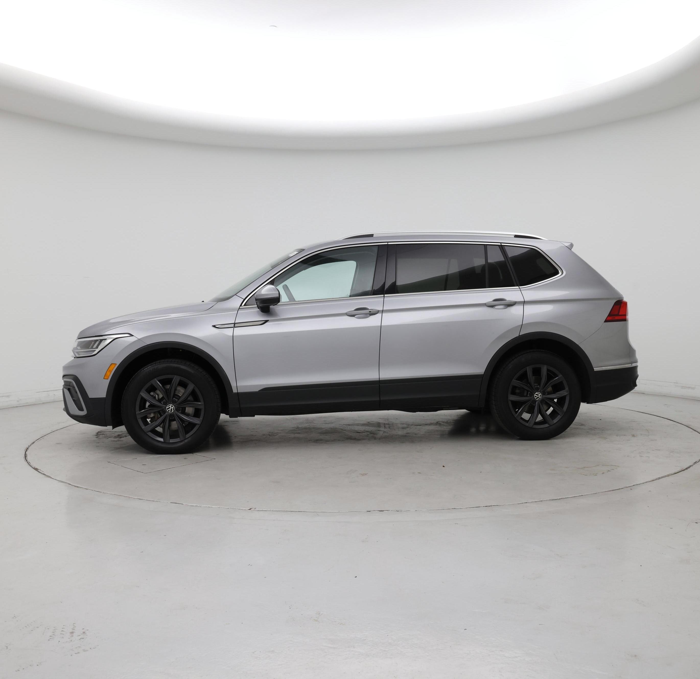 Thumbnail: 2024 Volkswagen Tiguan - 3
