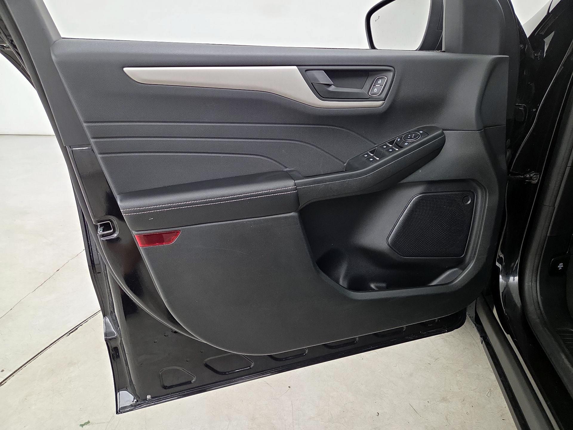 Thumbnail: 2022 Ford Escape - 12