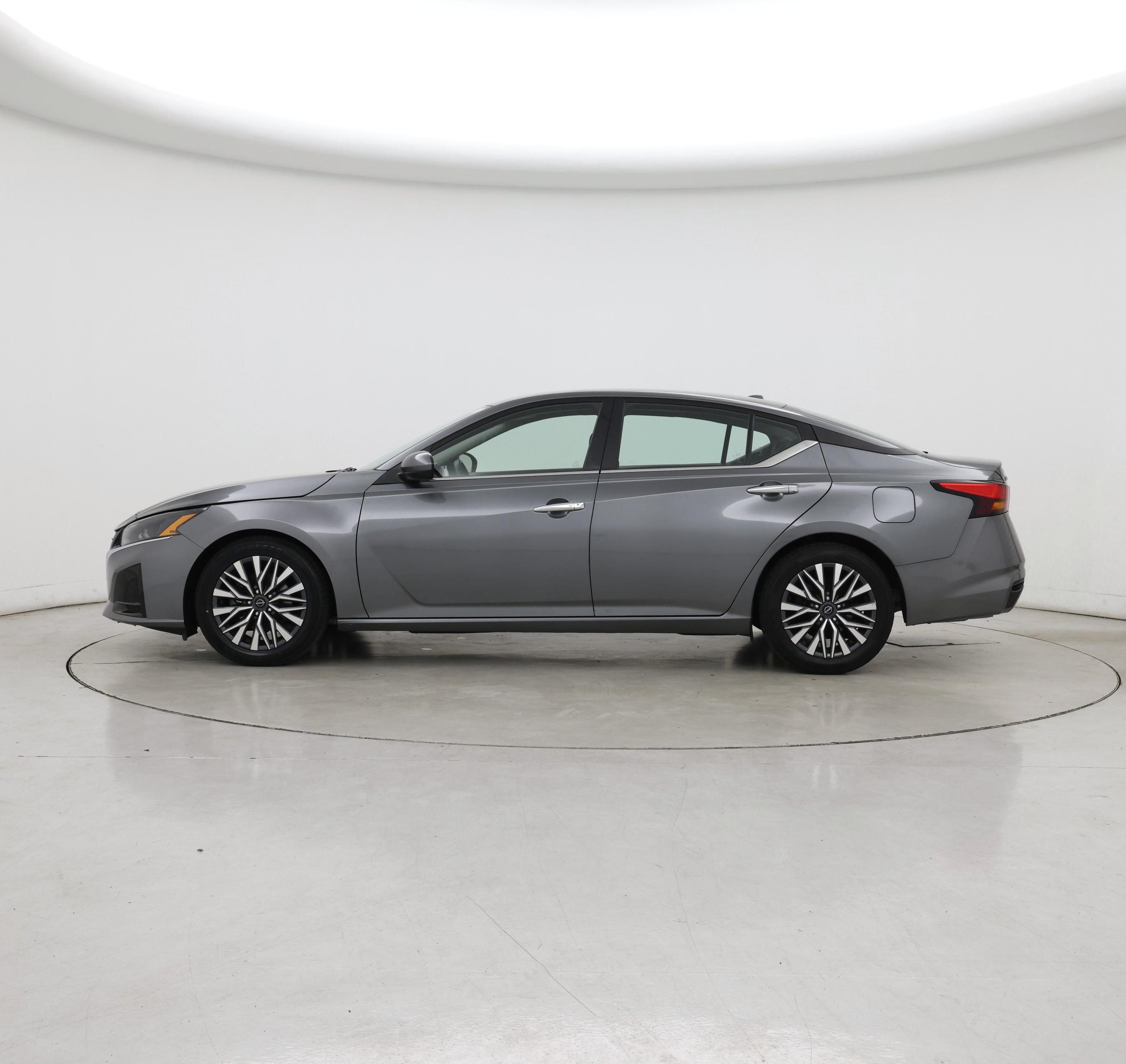 Thumbnail: 2023 Nissan Altima - 3