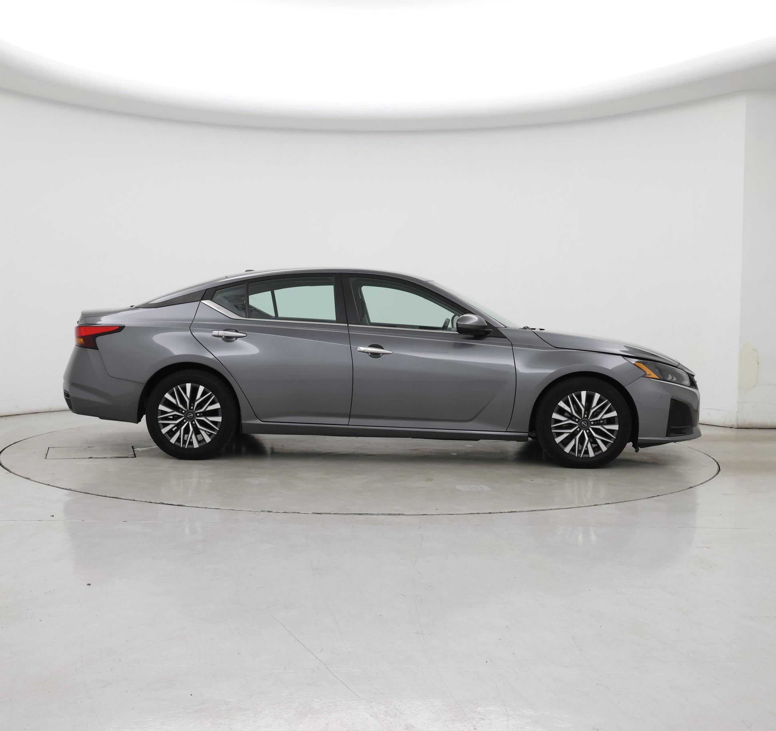Thumbnail: 2023 Nissan Altima - 7