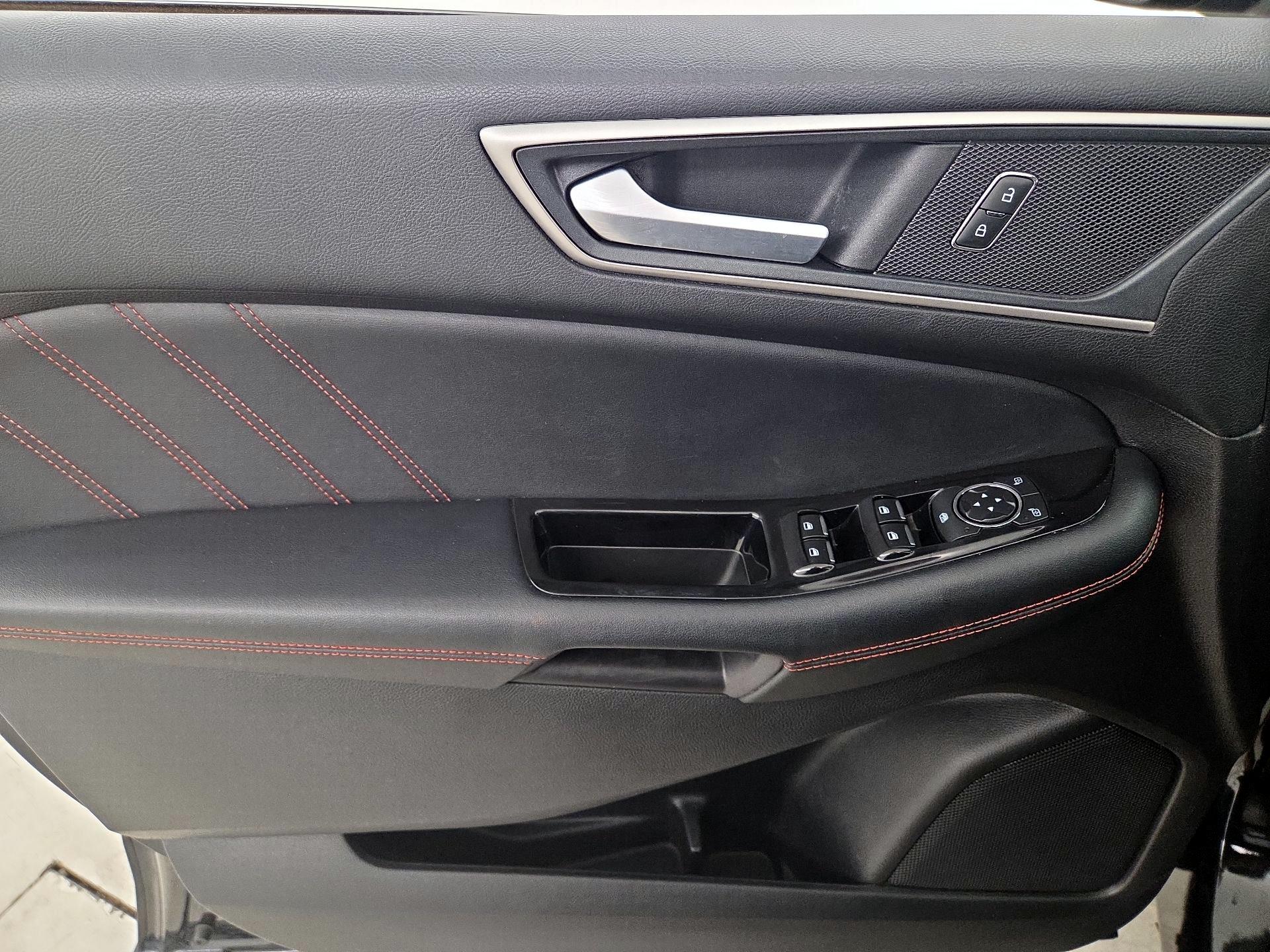 Thumbnail: 2020 Ford Edge - 12