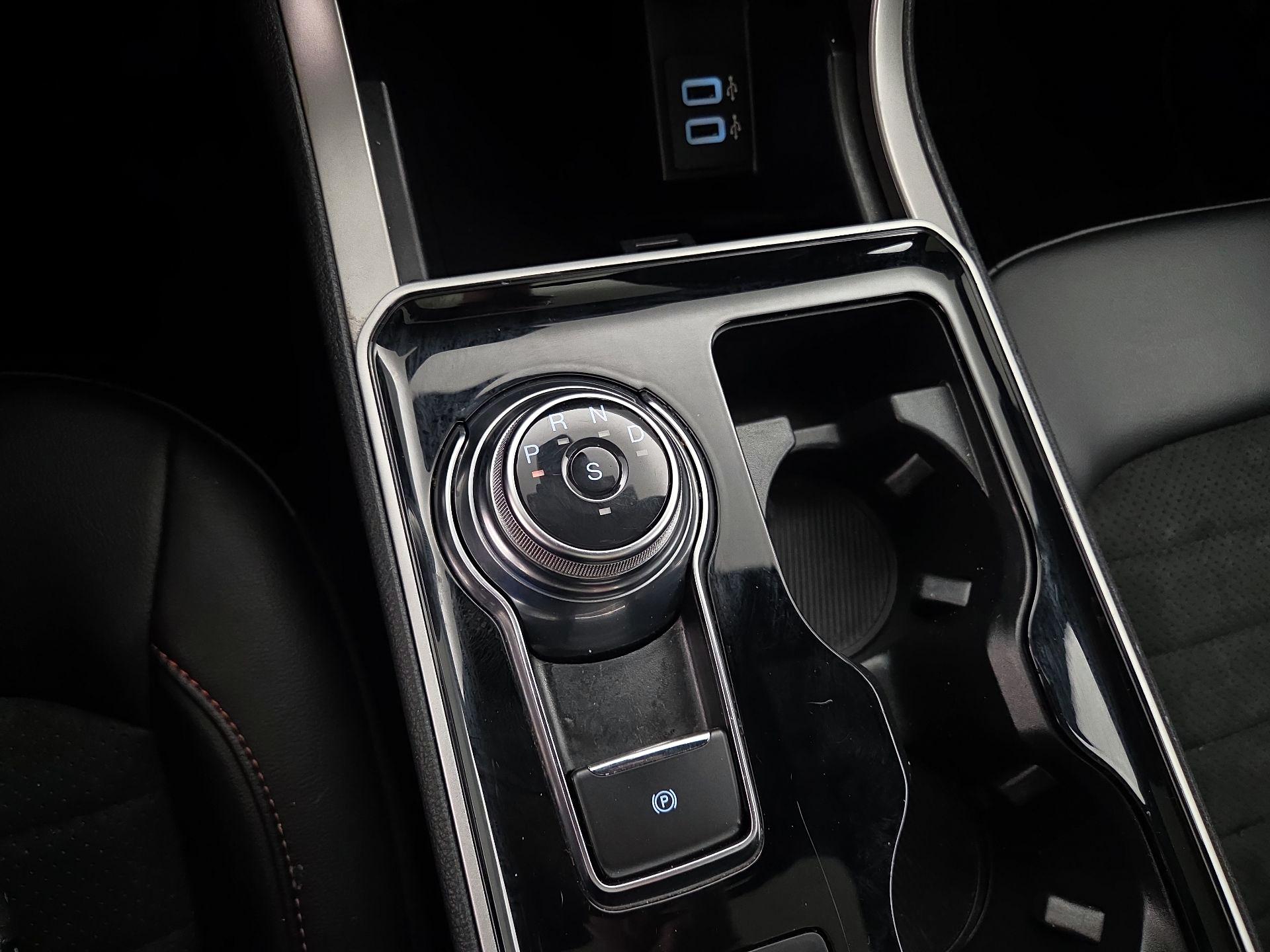 Thumbnail: 2020 Ford Edge - 18