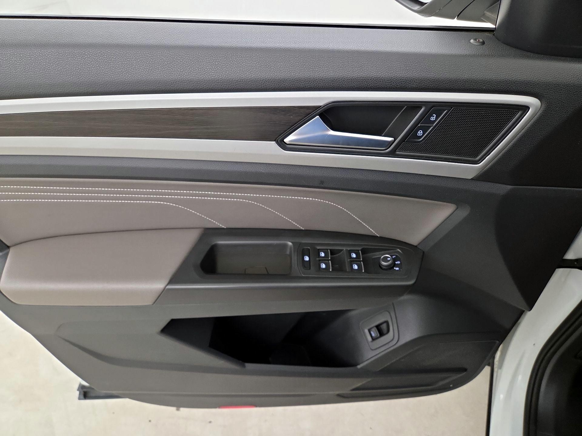 Thumbnail: 2022 Volkswagen Atlas - 12