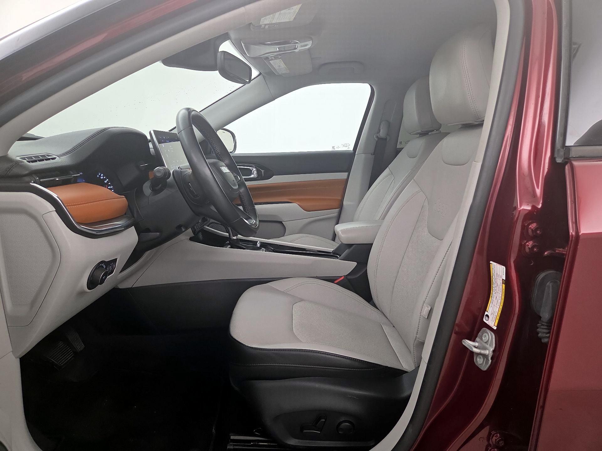 Thumbnail: 2022 Jeep Compass - 11