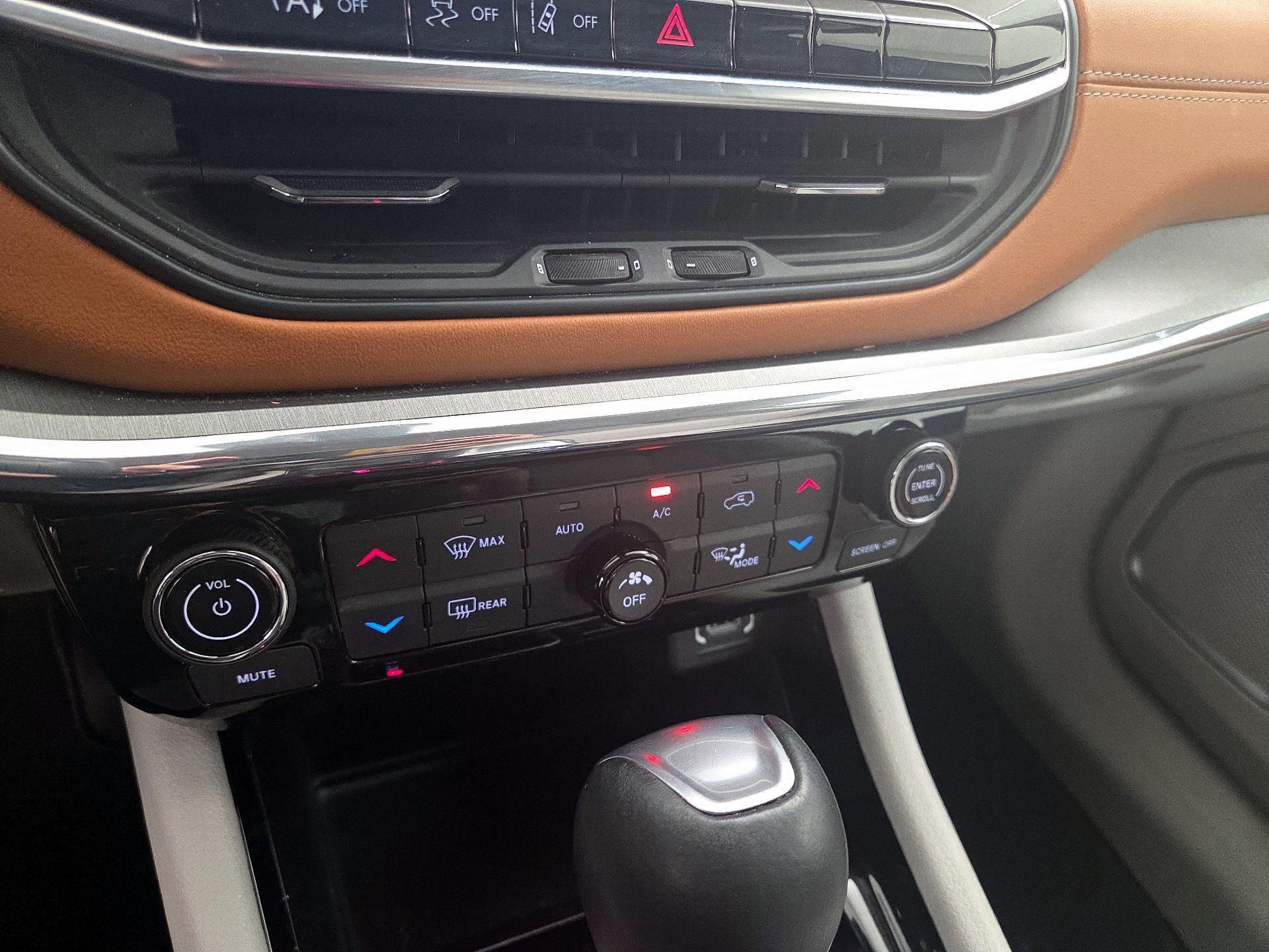 Thumbnail: 2022 Jeep Compass - 16