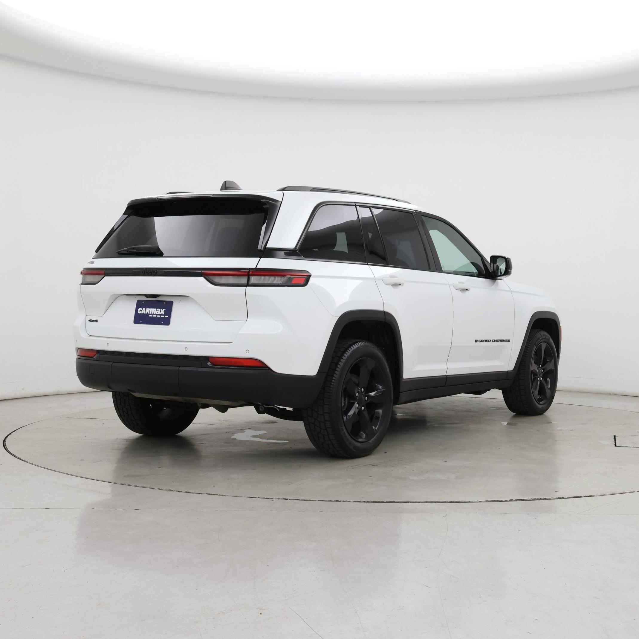 Thumbnail: 2023 Jeep Grand Cherokee - 8