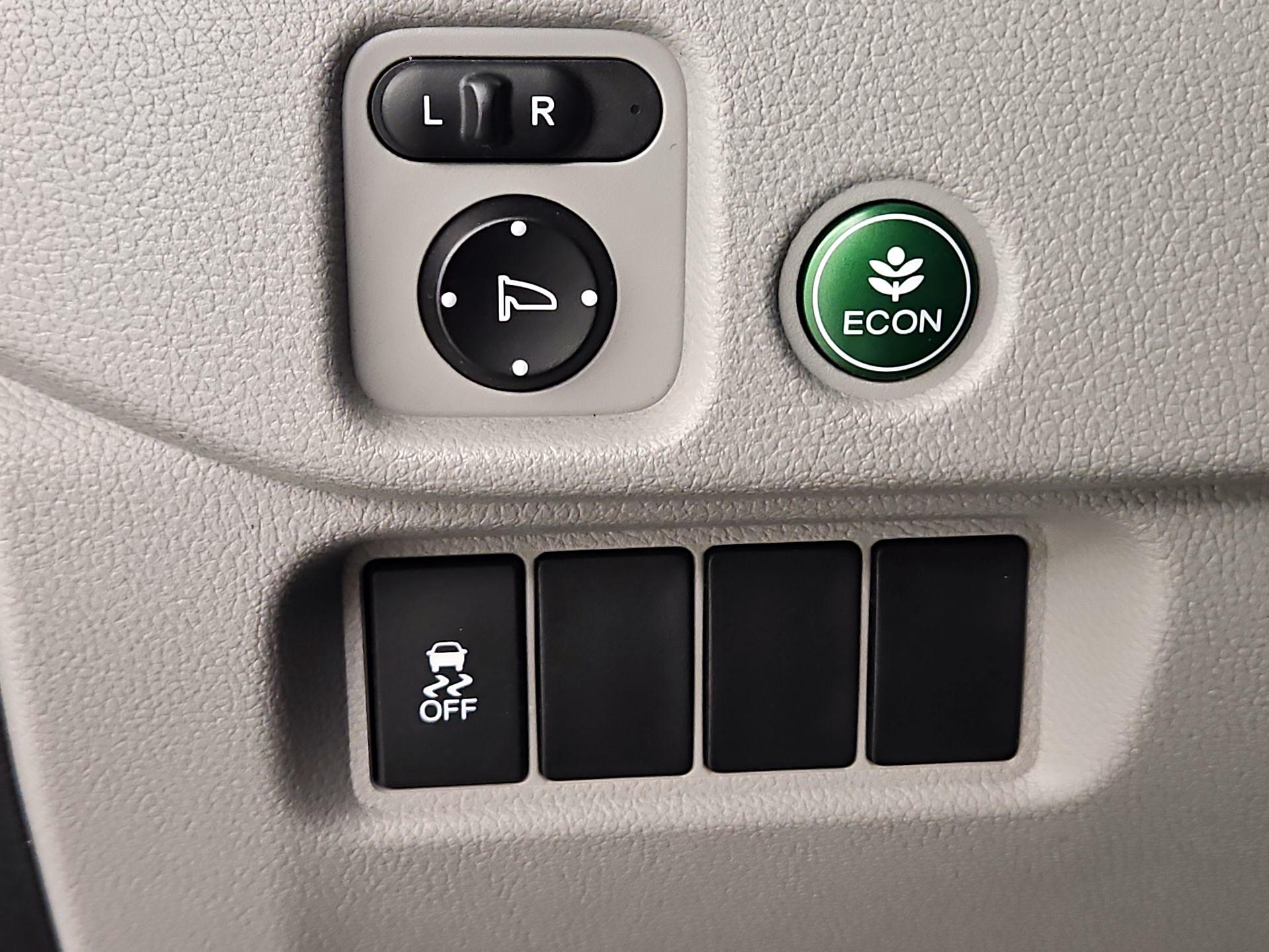 Thumbnail: 2016 Honda Pilot - 13