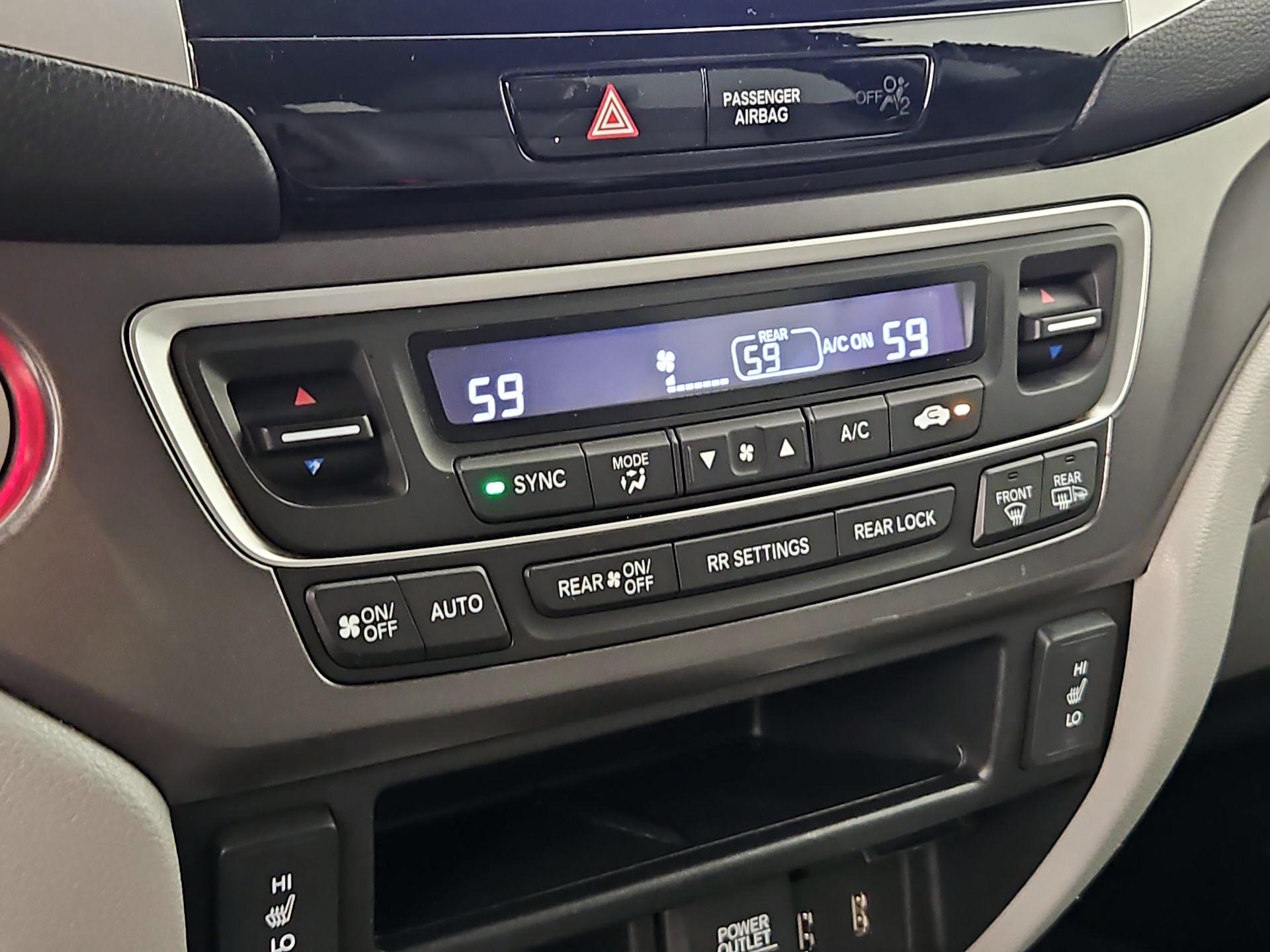 Thumbnail: 2016 Honda Pilot - 16