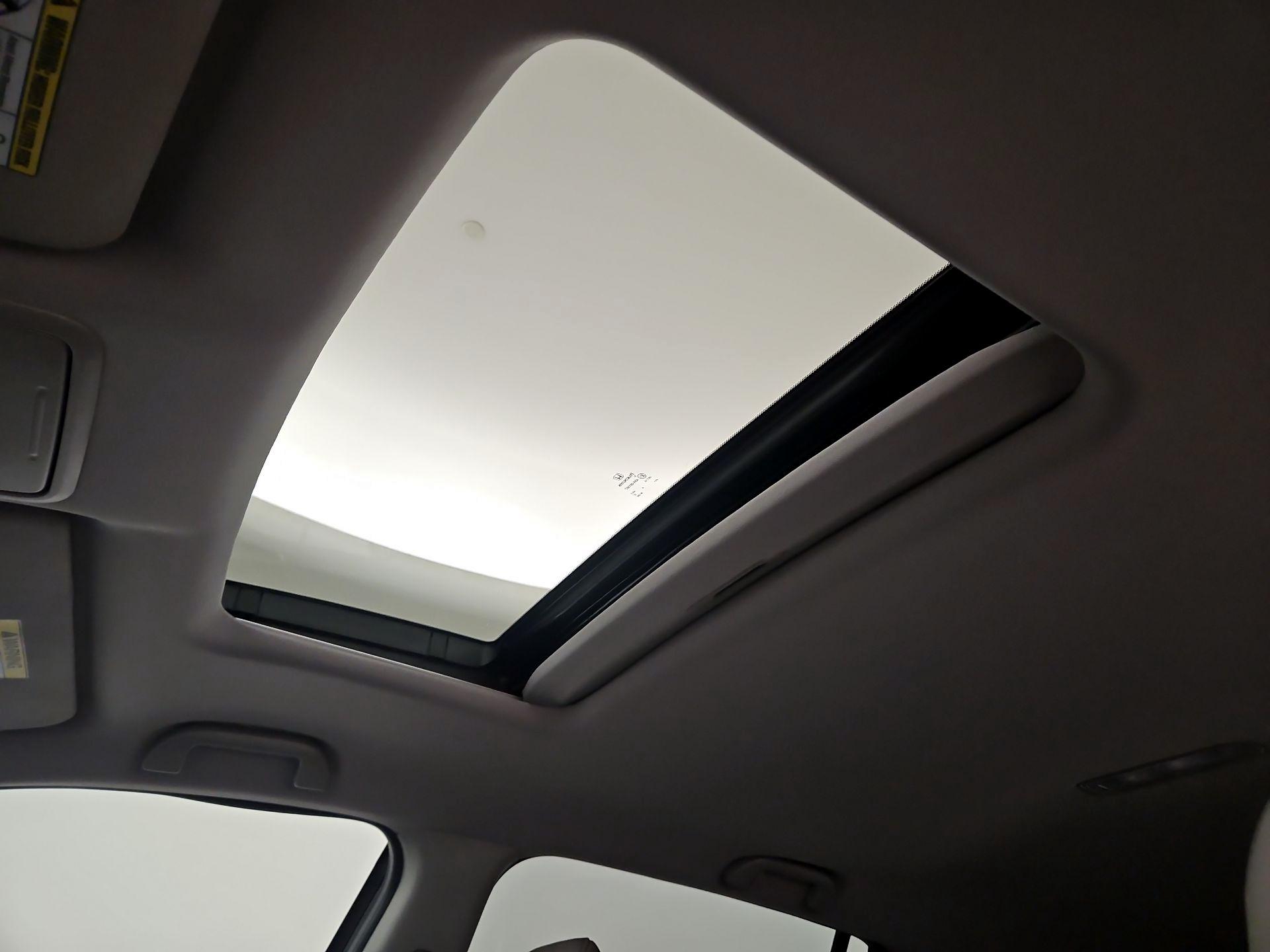 Thumbnail: 2016 Honda Pilot - 19