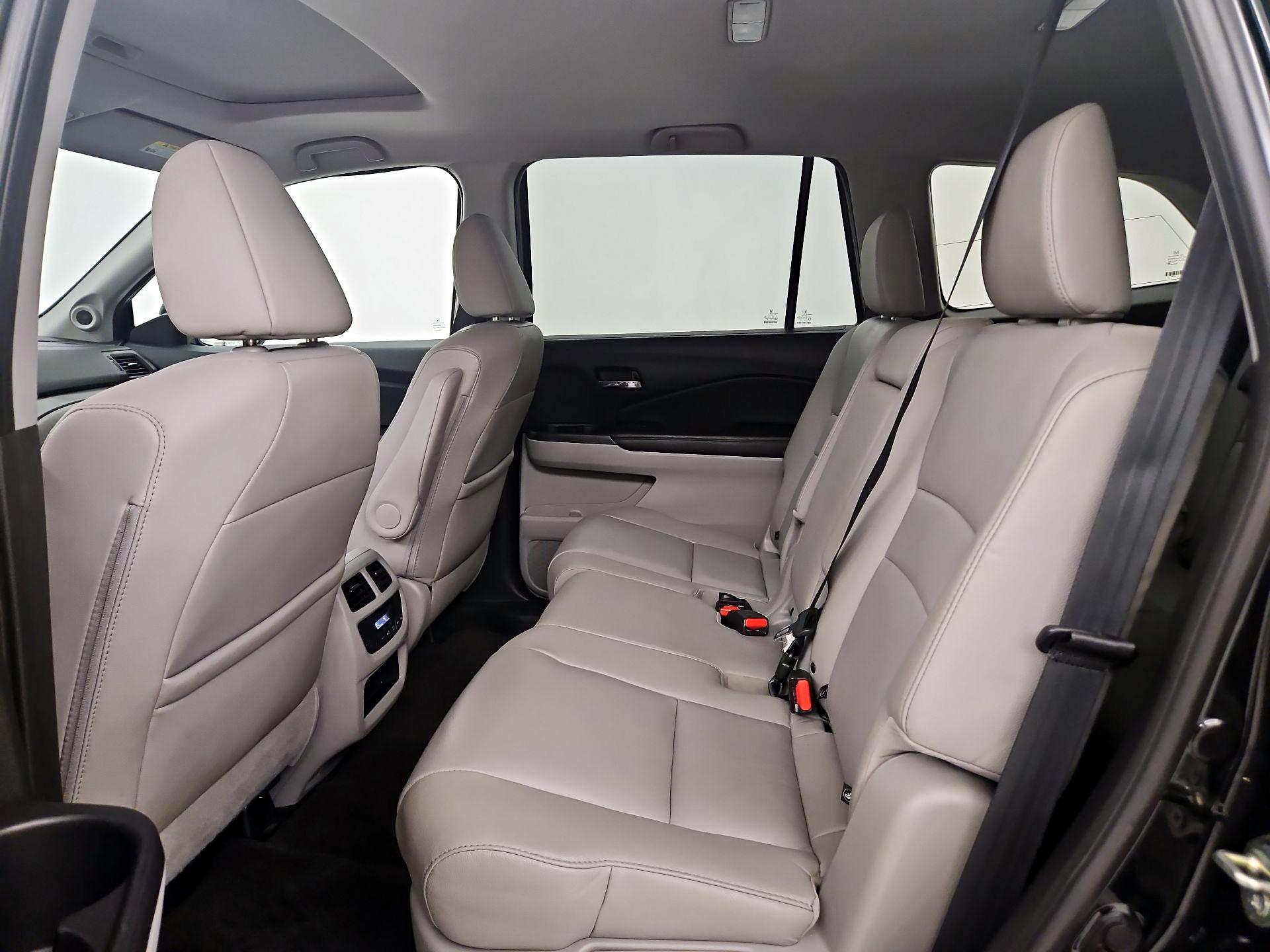 Thumbnail: 2016 Honda Pilot - 20