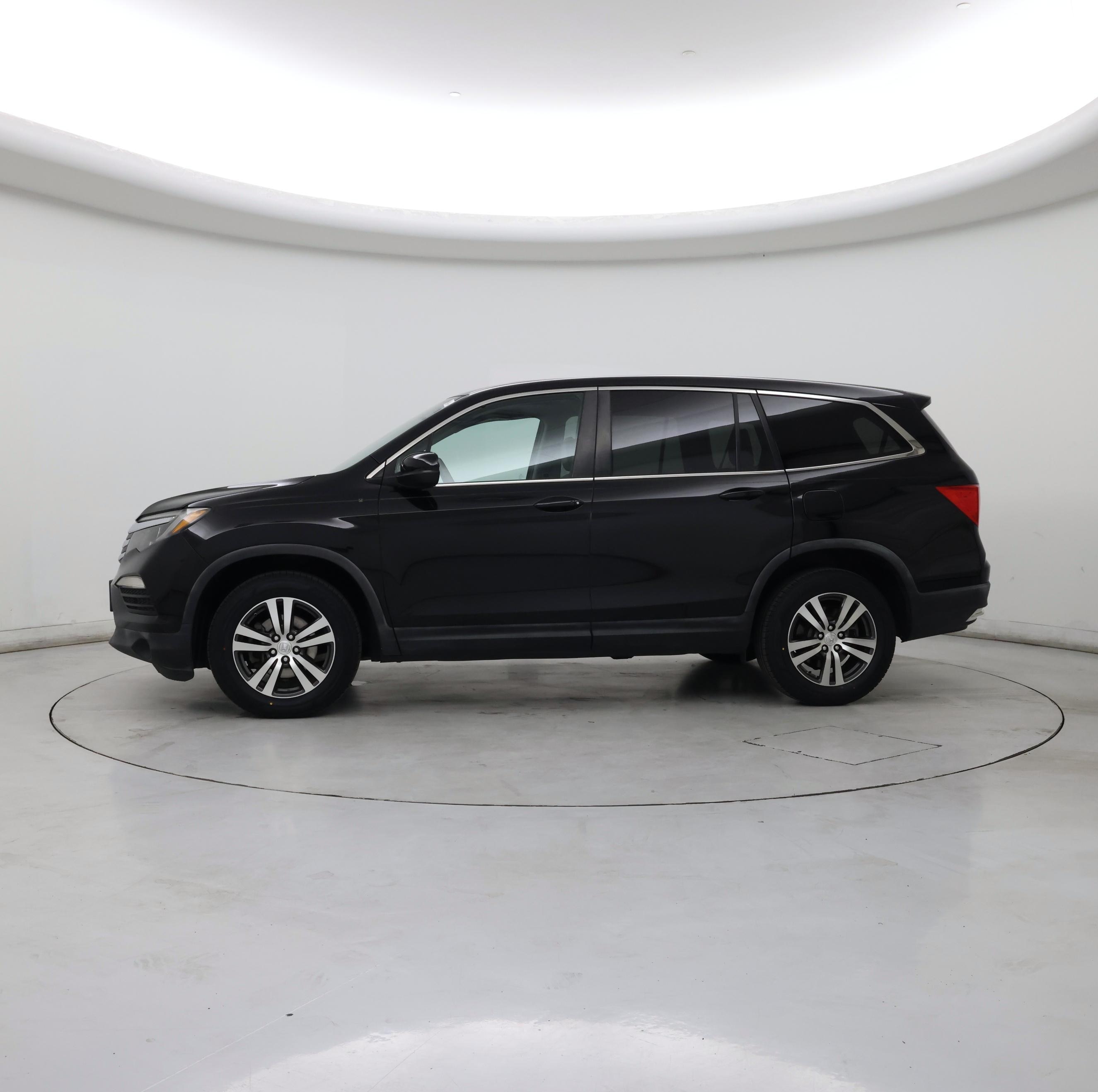 Thumbnail: 2016 Honda Pilot - 3