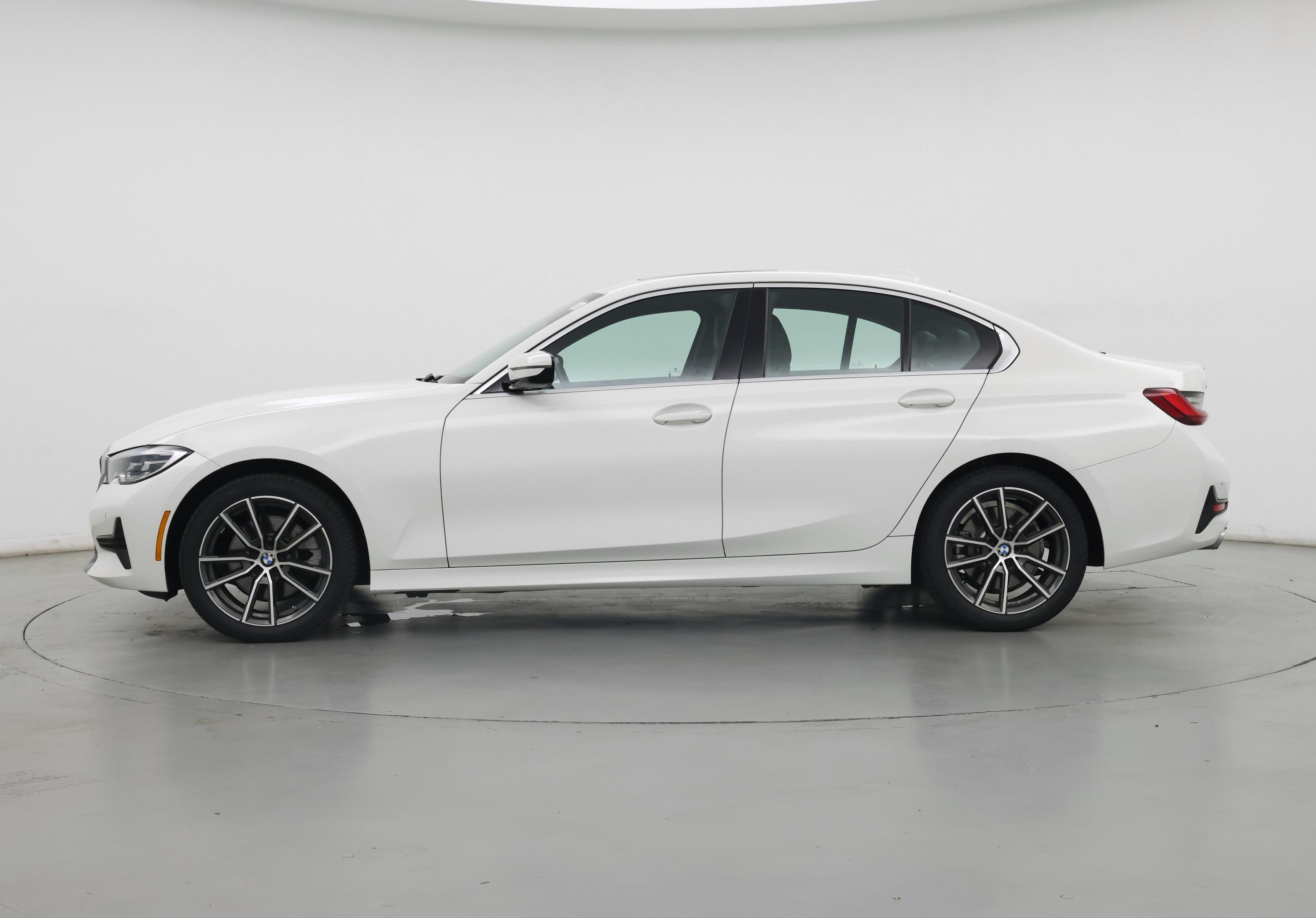 Thumbnail: 2022 BMW 3 Series - 3