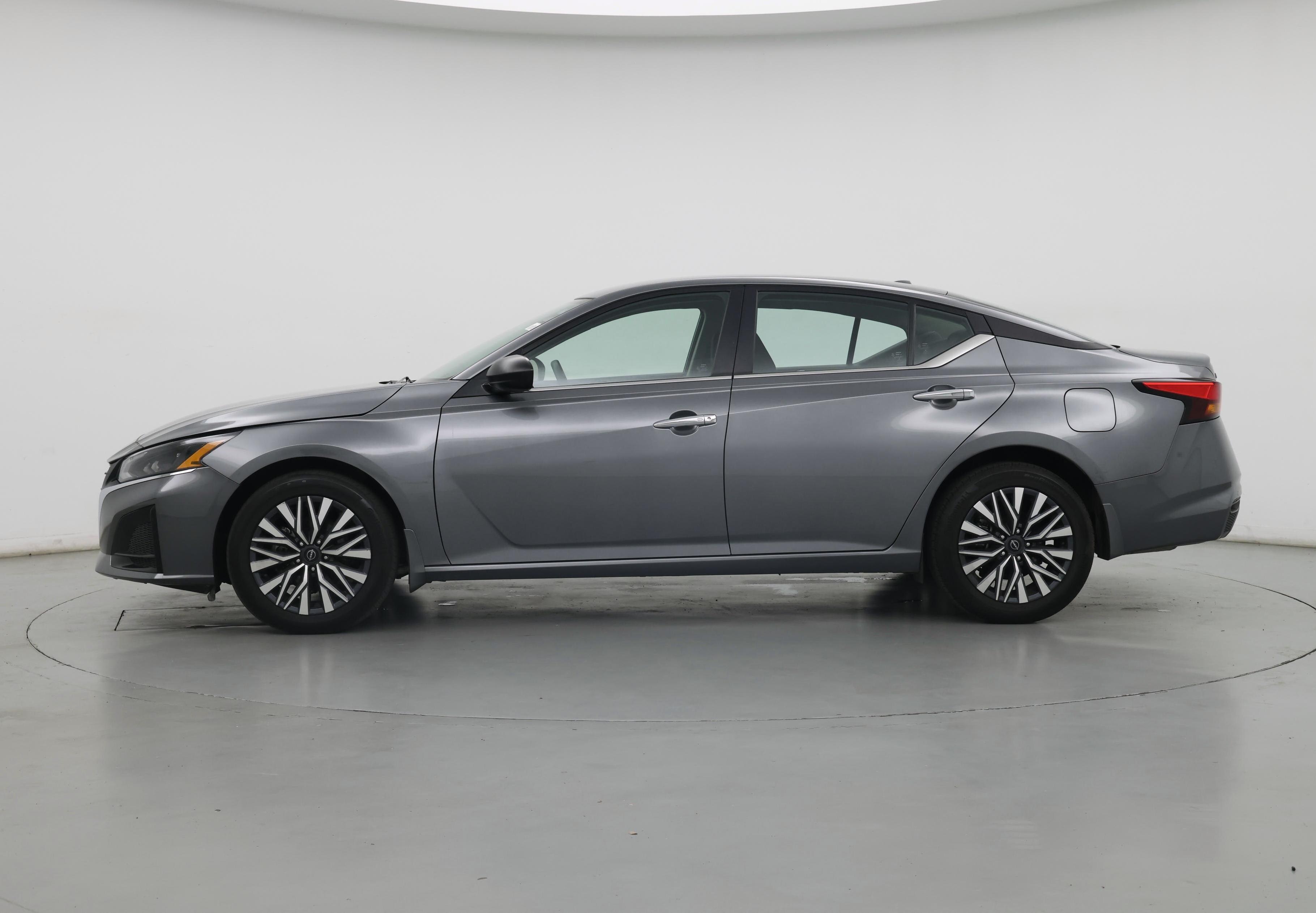 Thumbnail: 2024 Nissan Altima - 3