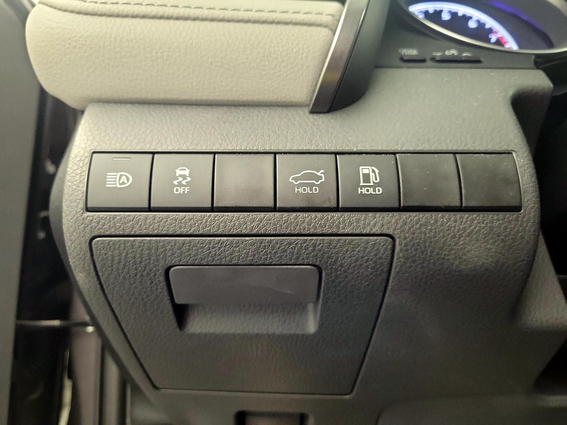 Thumbnail: 2023 Toyota Camry - 13