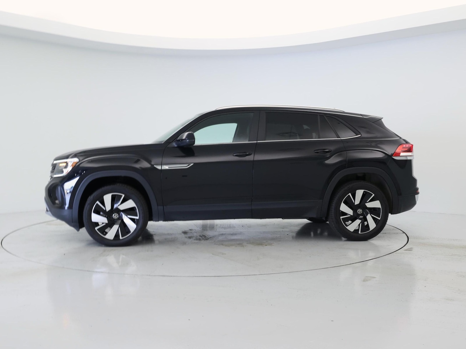 2025 Volkswagen Atlas Cross Sport SE w/Tech - Photo 4