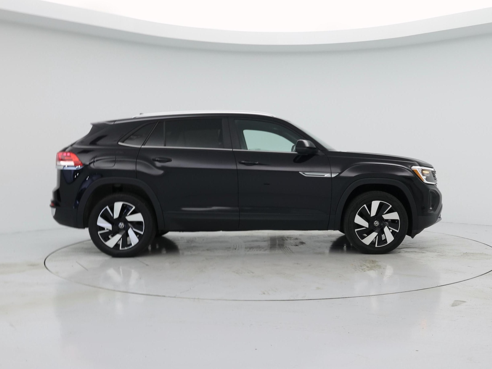 2025 Volkswagen Atlas Cross Sport SE w/Tech - Photo 8