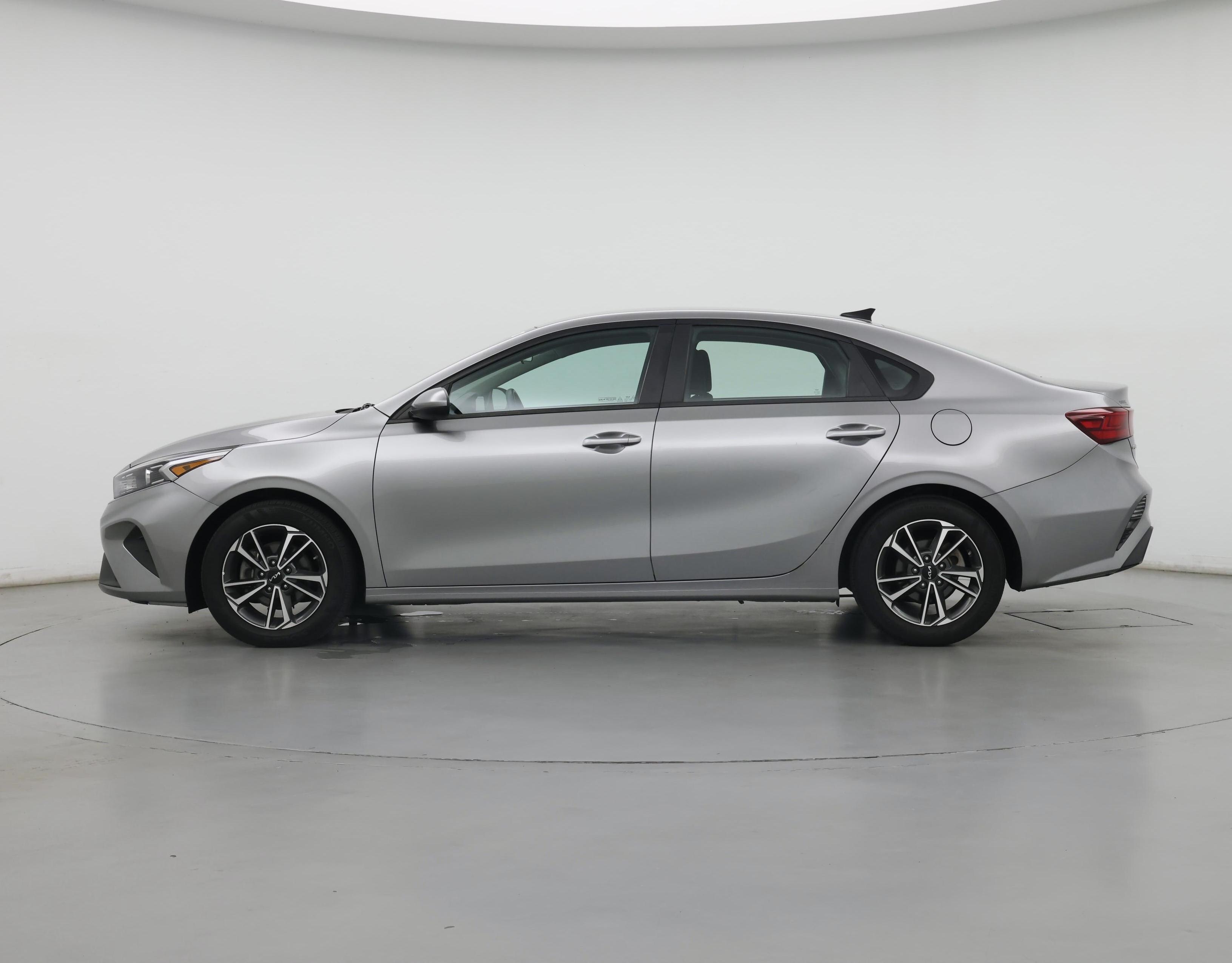 Thumbnail: 2023 Kia Forte - 3