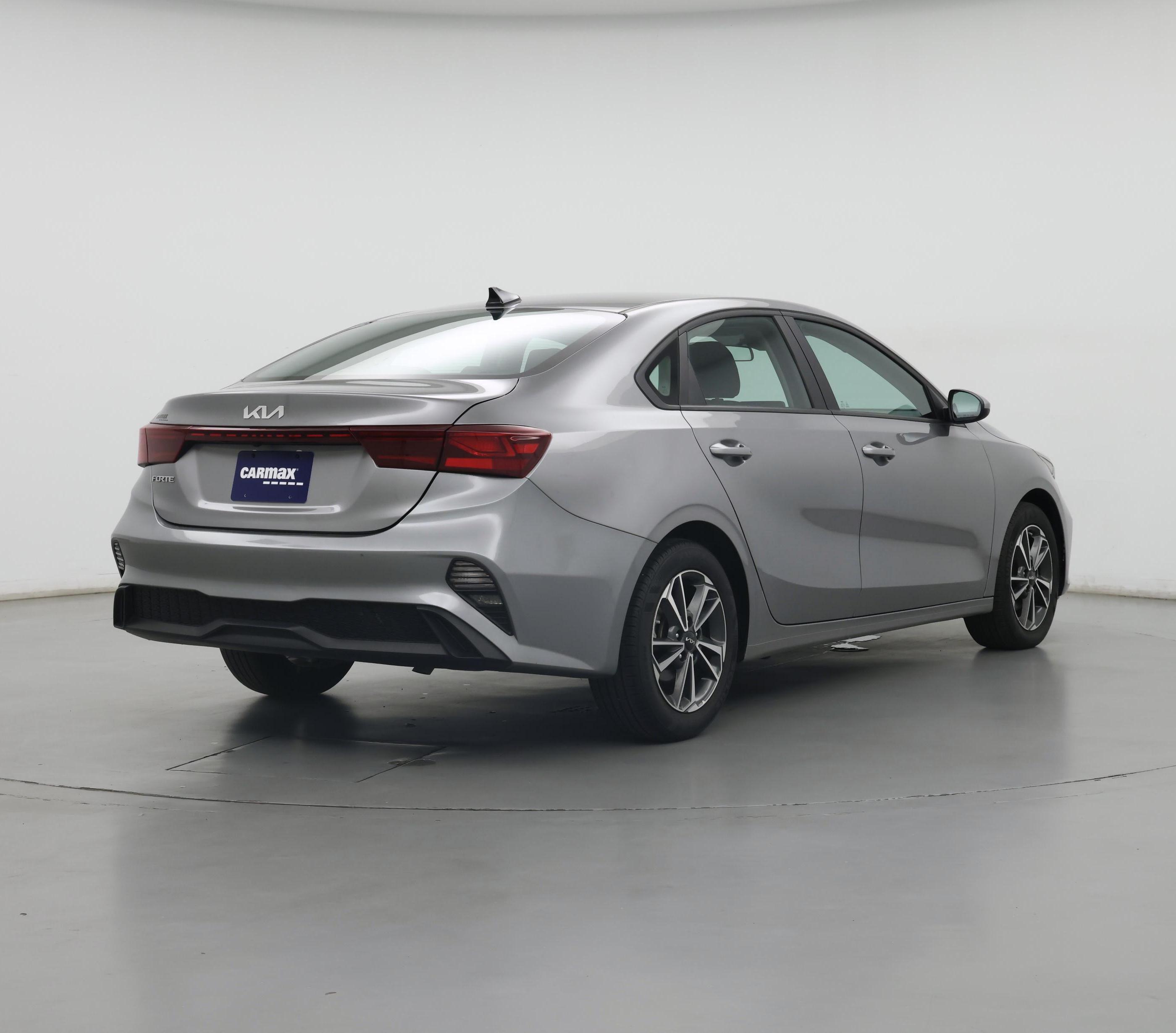 Thumbnail: 2023 Kia Forte - 8