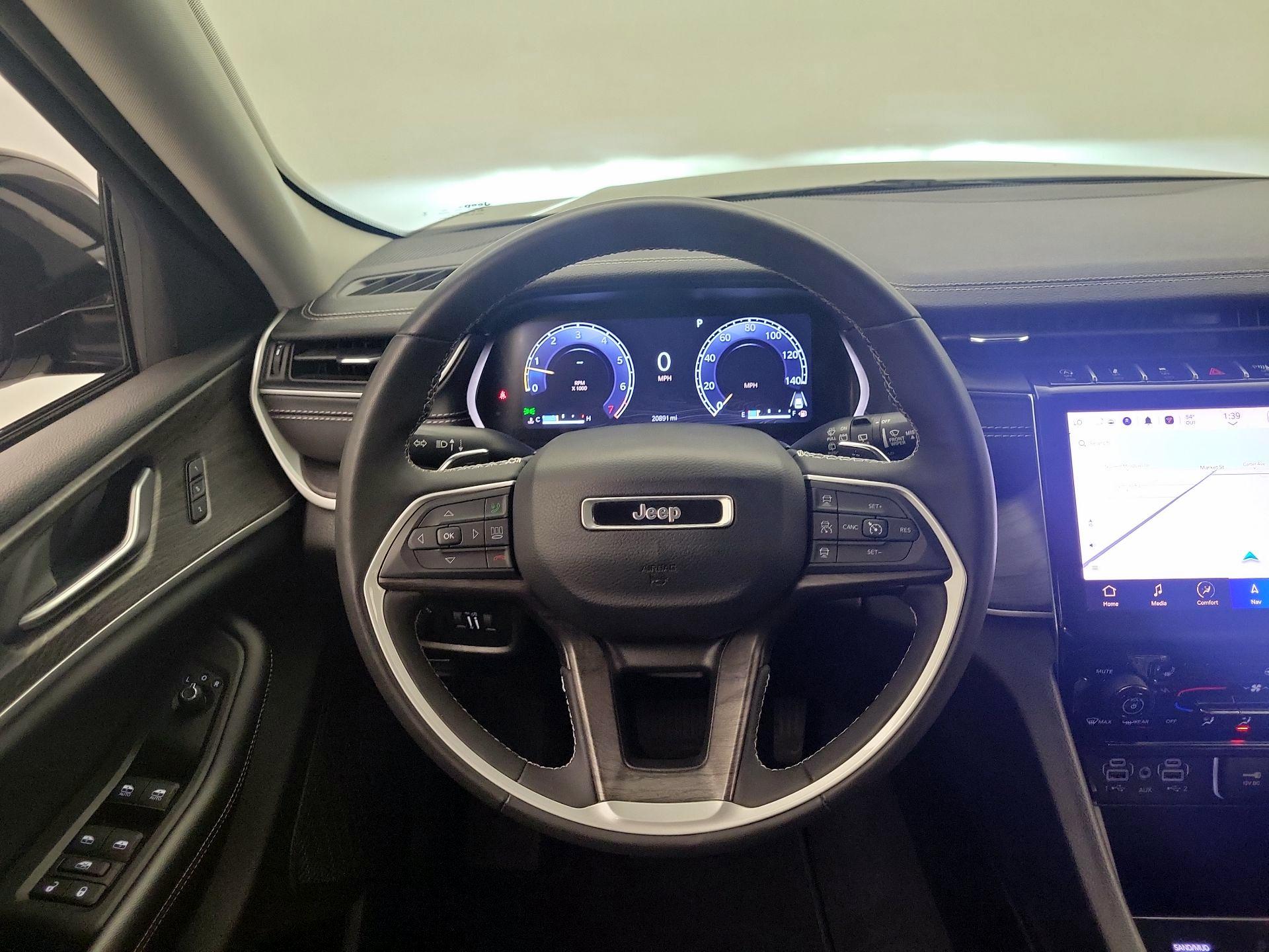 Thumbnail: 2023 Jeep Grand Cherokee - 10