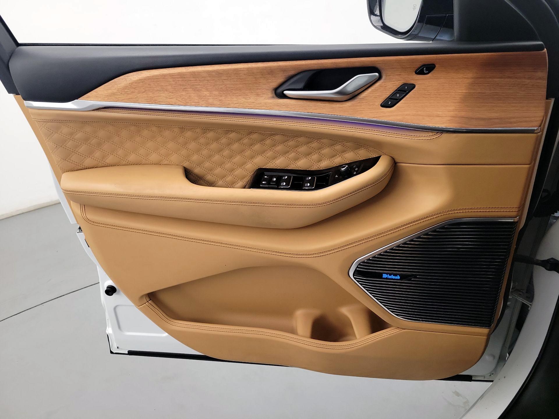 Thumbnail: 2023 Jeep Grand Cherokee L - 12