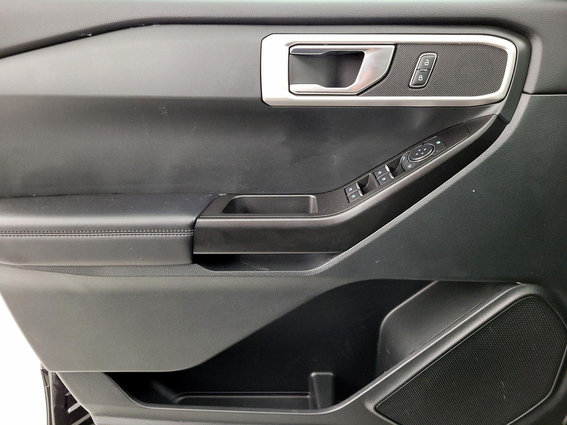 Thumbnail: 2021 Ford Explorer - 12