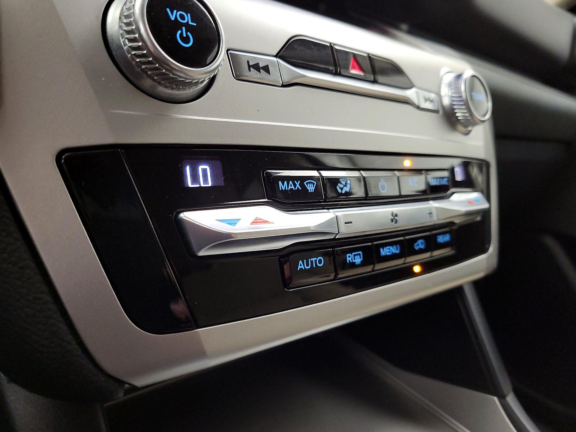 Thumbnail: 2021 Ford Explorer - 16