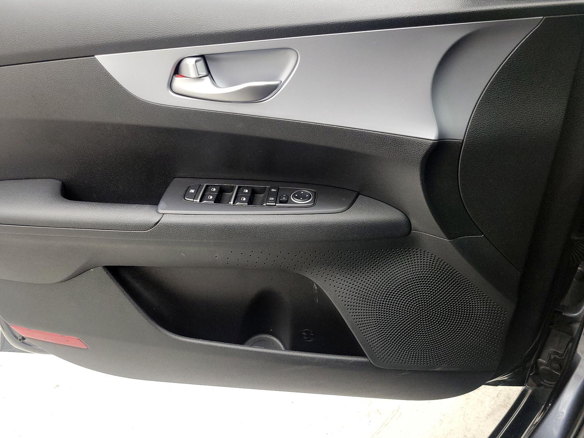 Thumbnail: 2023 Kia Forte - 12