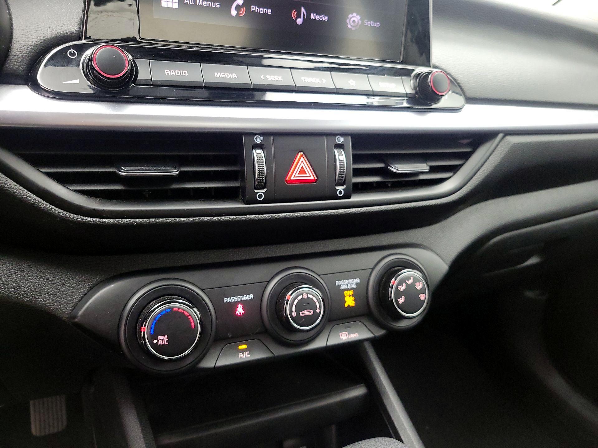 Thumbnail: 2023 Kia Forte - 16