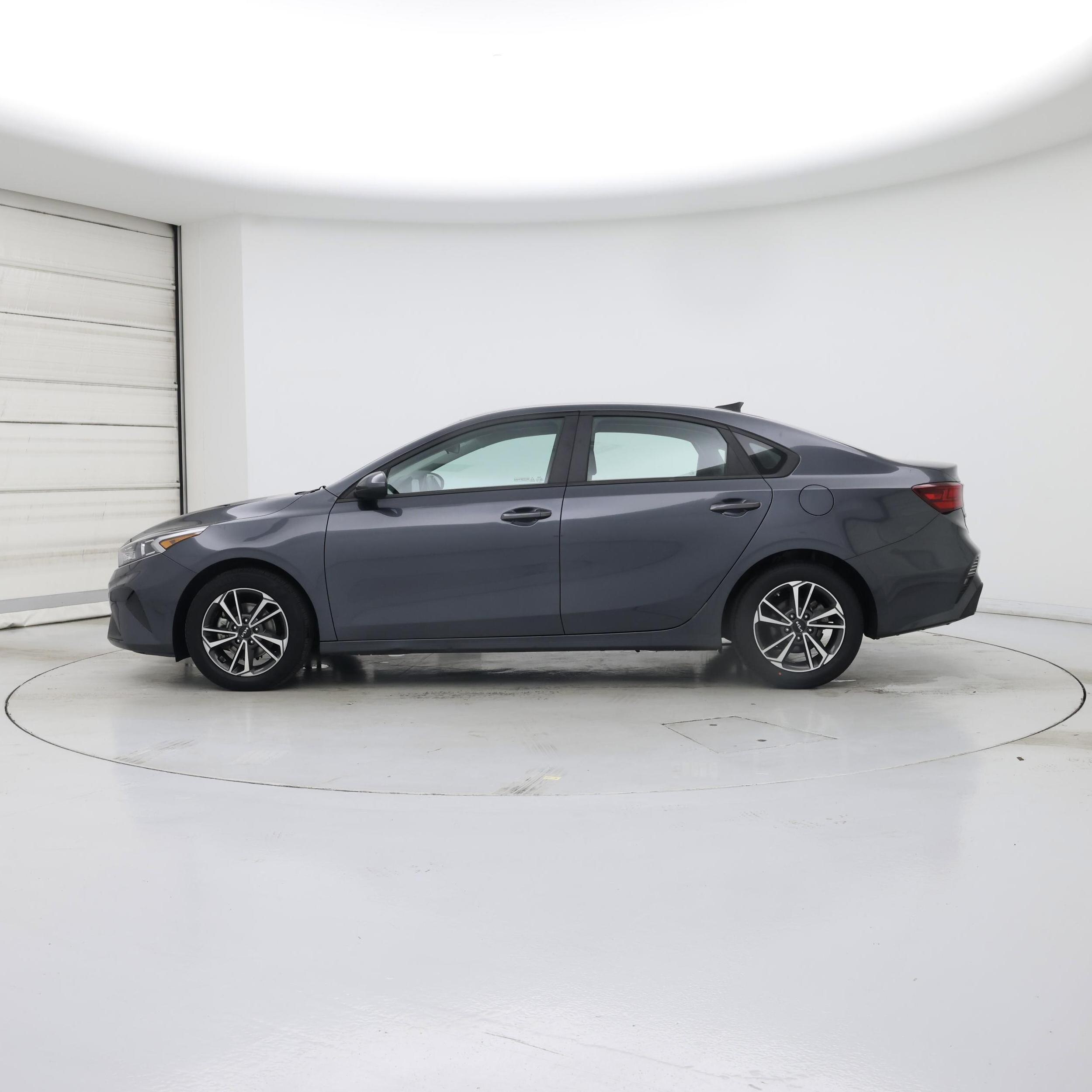 Thumbnail: 2023 Kia Forte - 3