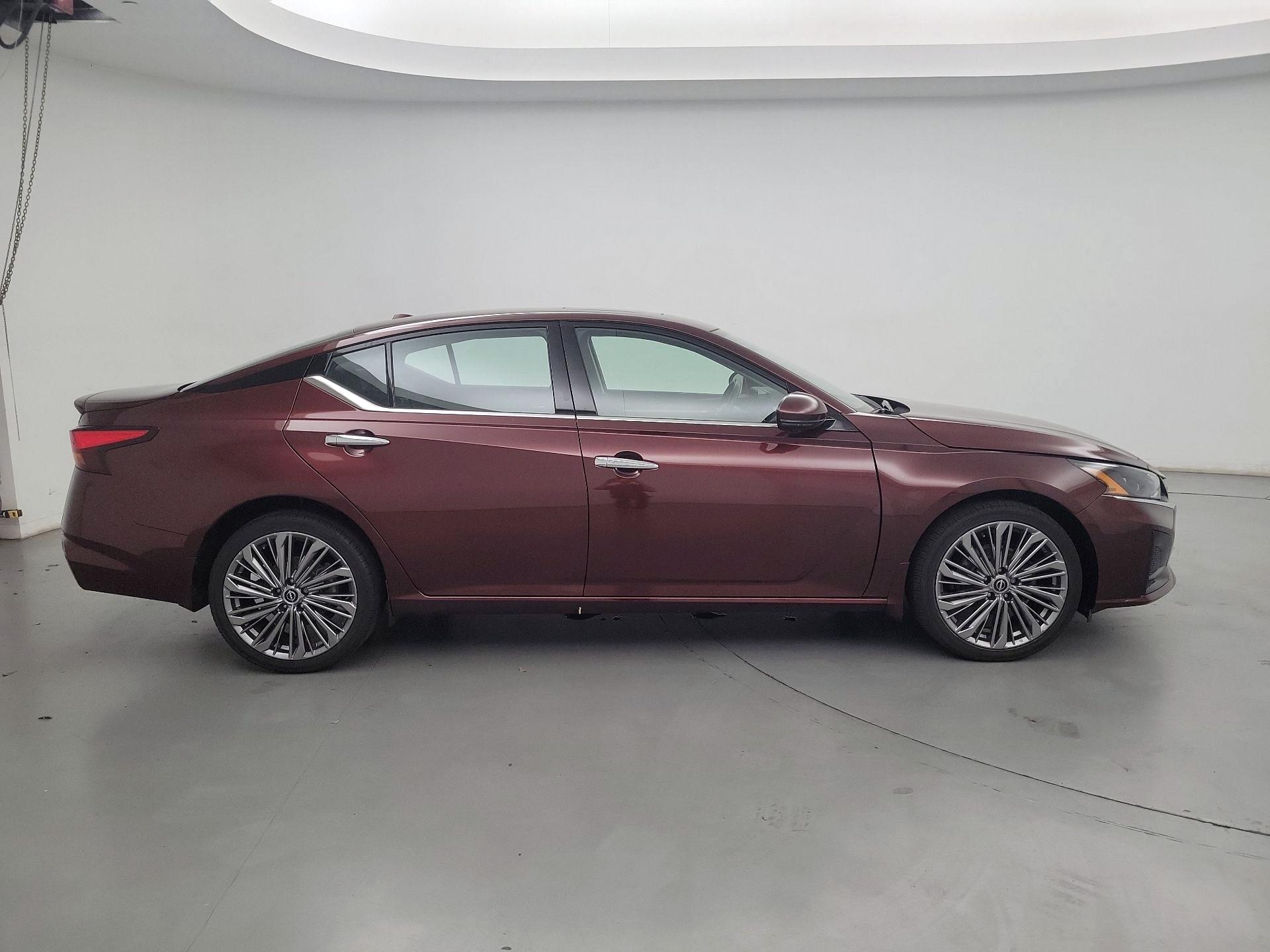 Thumbnail: 2023 Nissan Altima - 4
