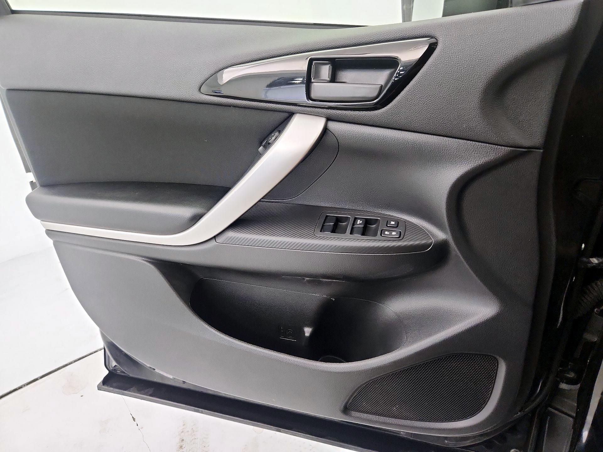 Thumbnail: 2020 Mitsubishi Eclipse Cross - 12