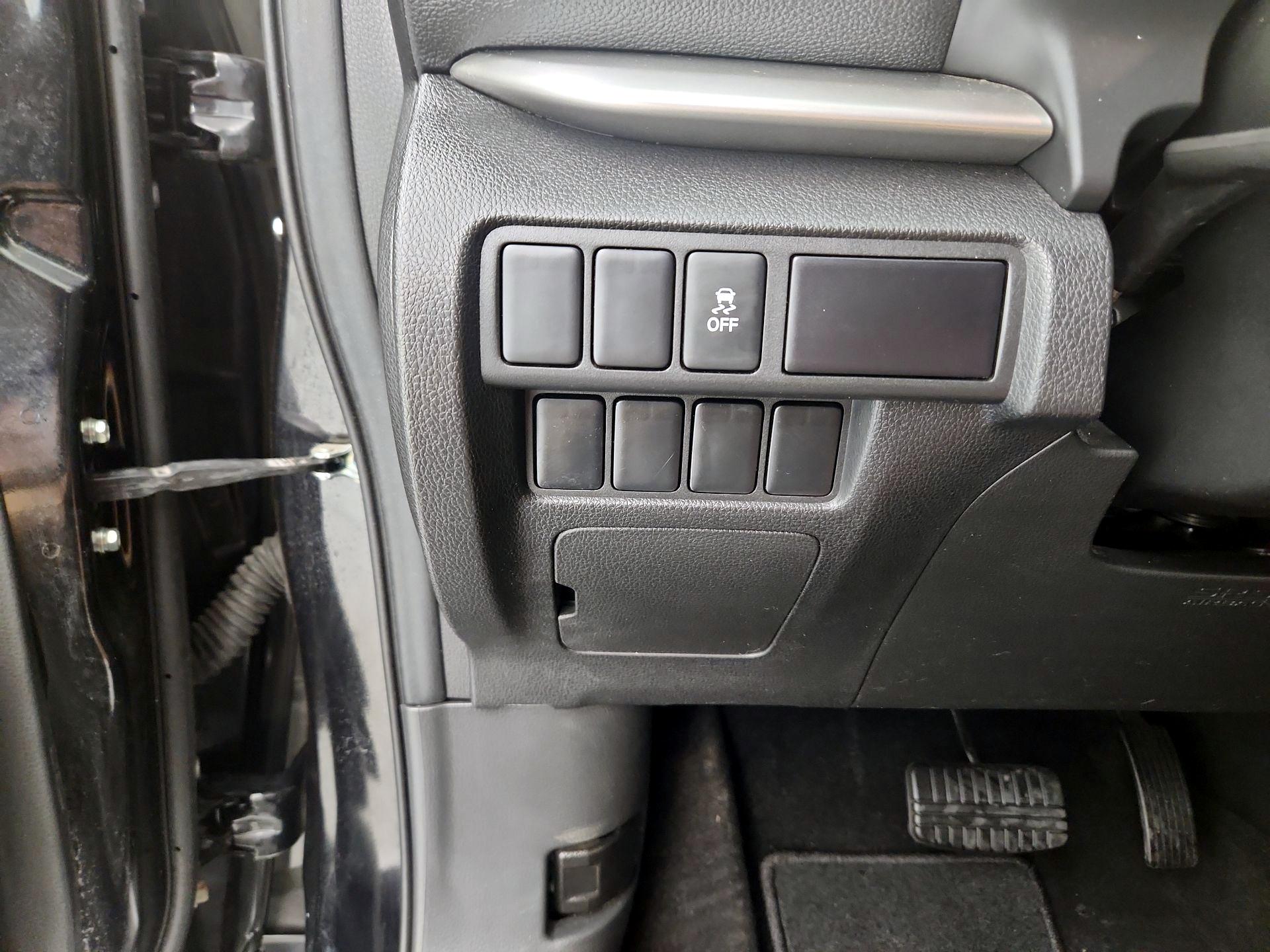 Thumbnail: 2020 Mitsubishi Eclipse Cross - 13