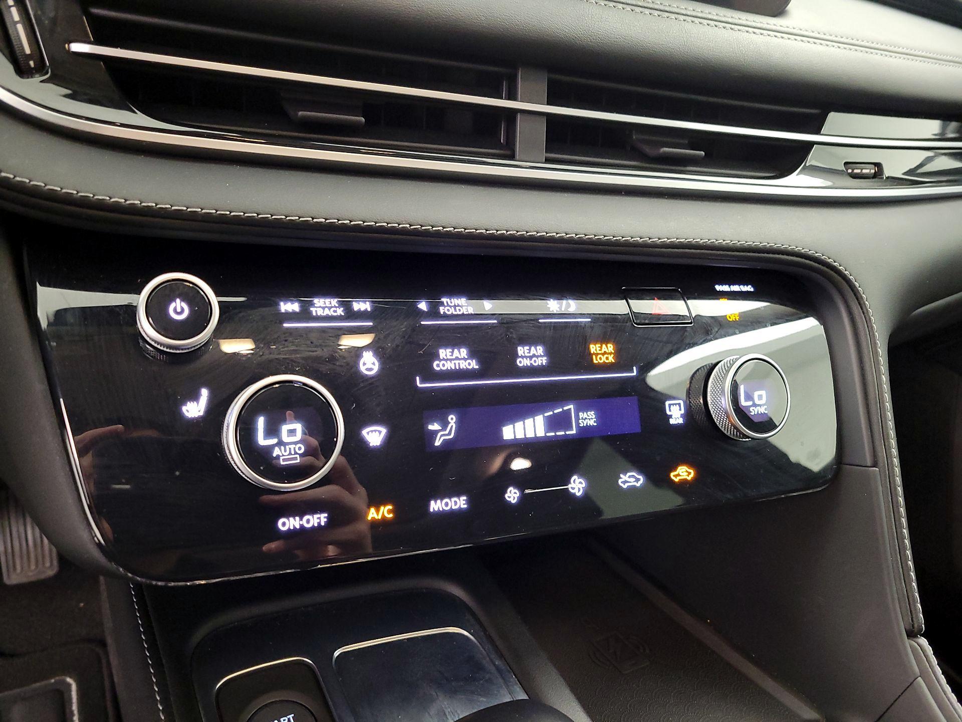 Thumbnail: 2023 INFINITI QX60 - 16