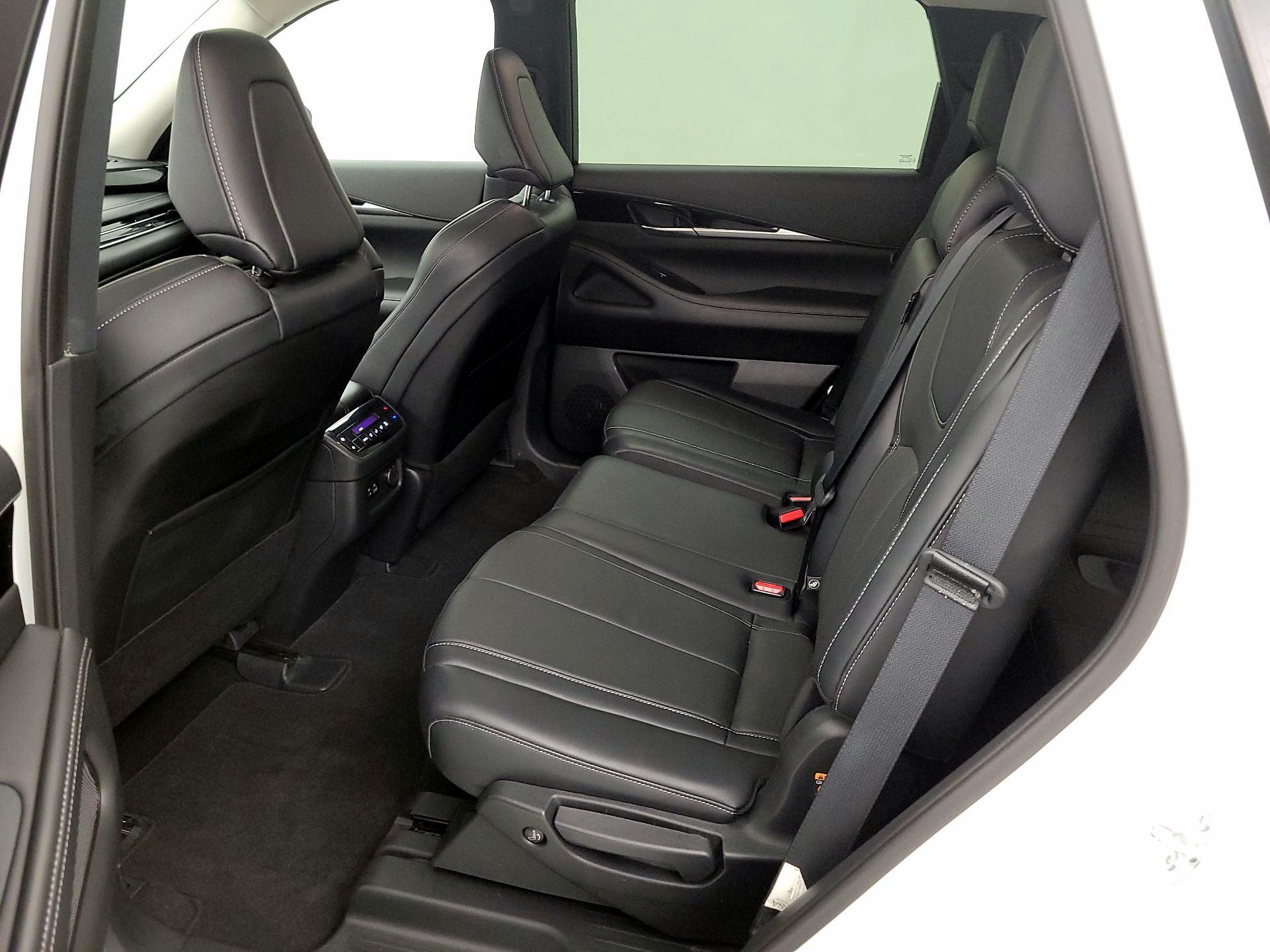 Thumbnail: 2023 INFINITI QX60 - 20