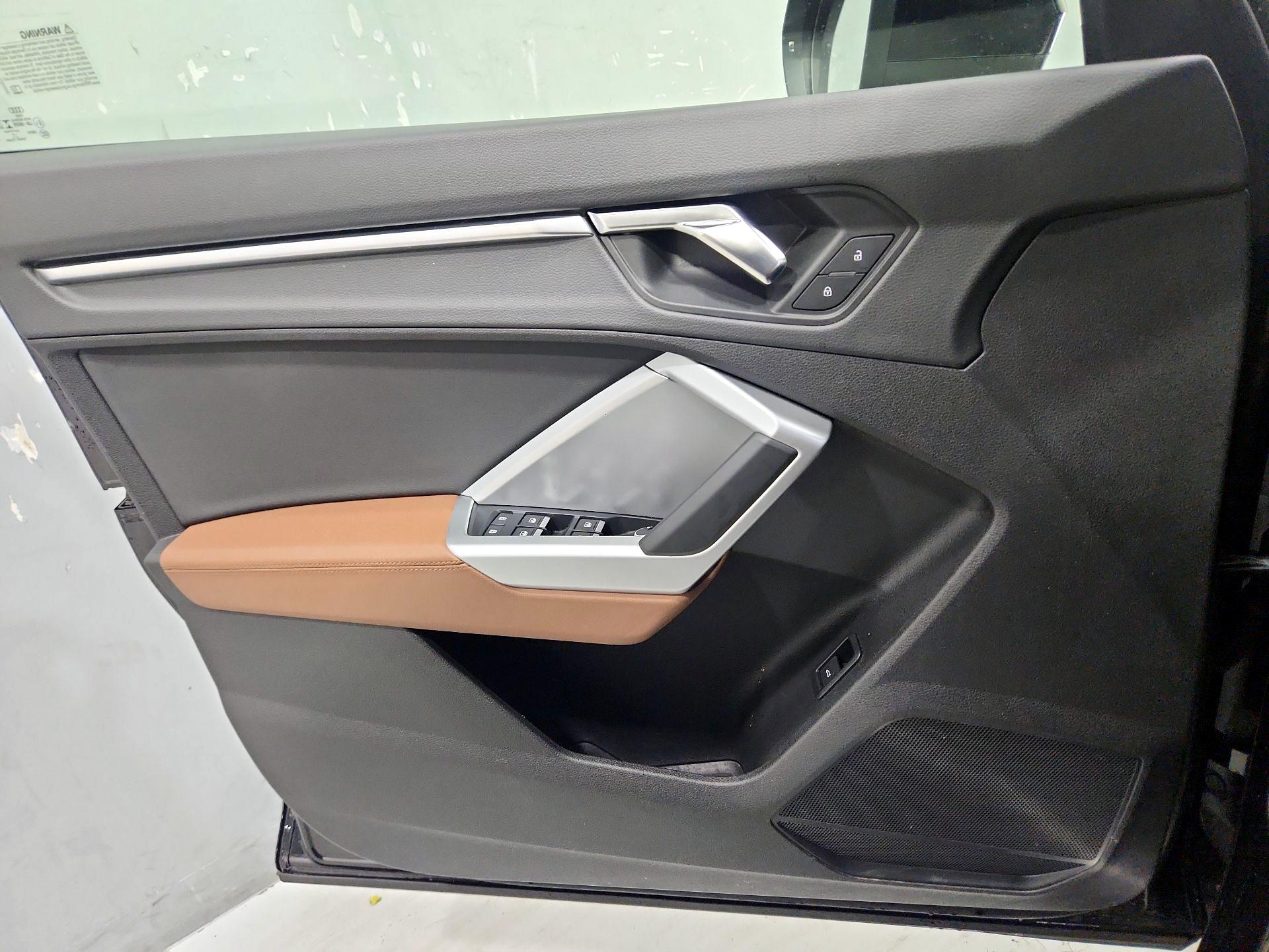 Thumbnail: 2020 Audi Q3 - 12