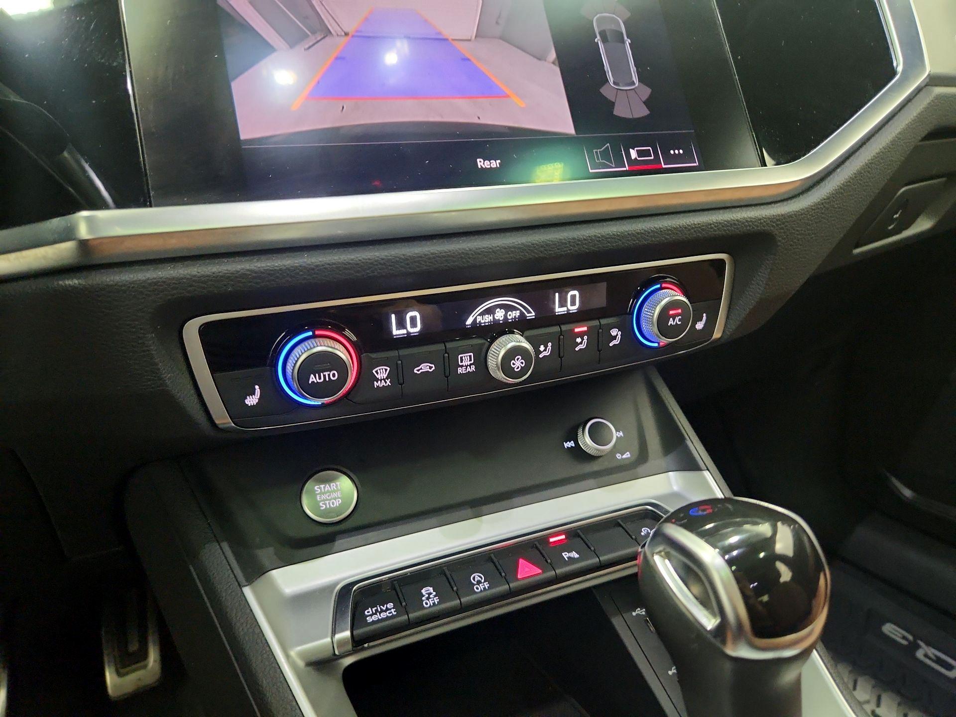 Thumbnail: 2020 Audi Q3 - 16